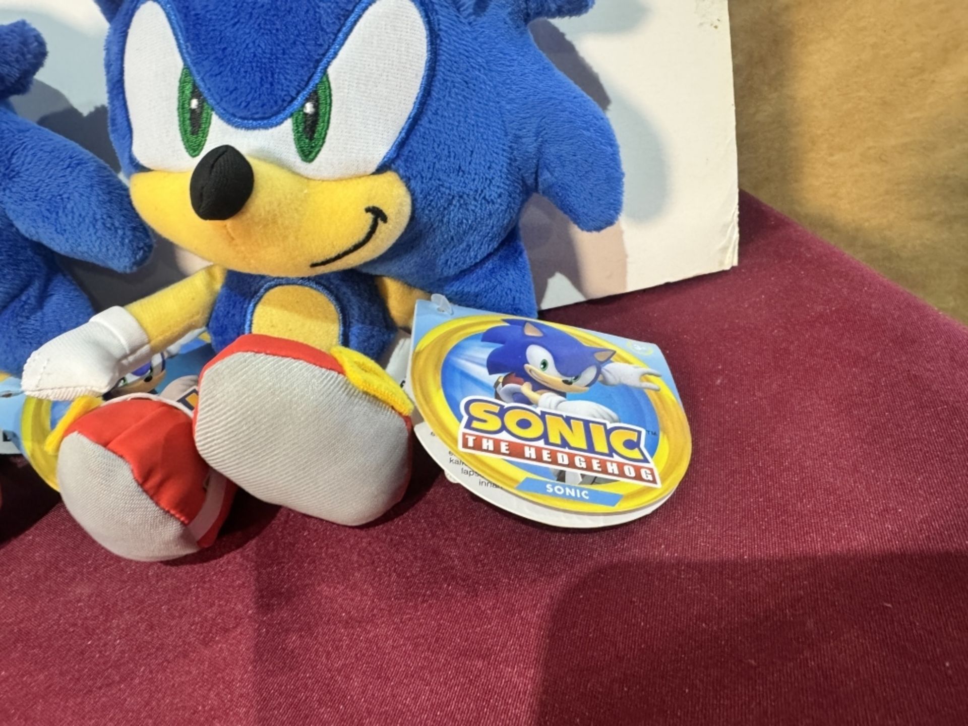 SONIC THE HEDGHOG PLUSH - Image 2 of 3