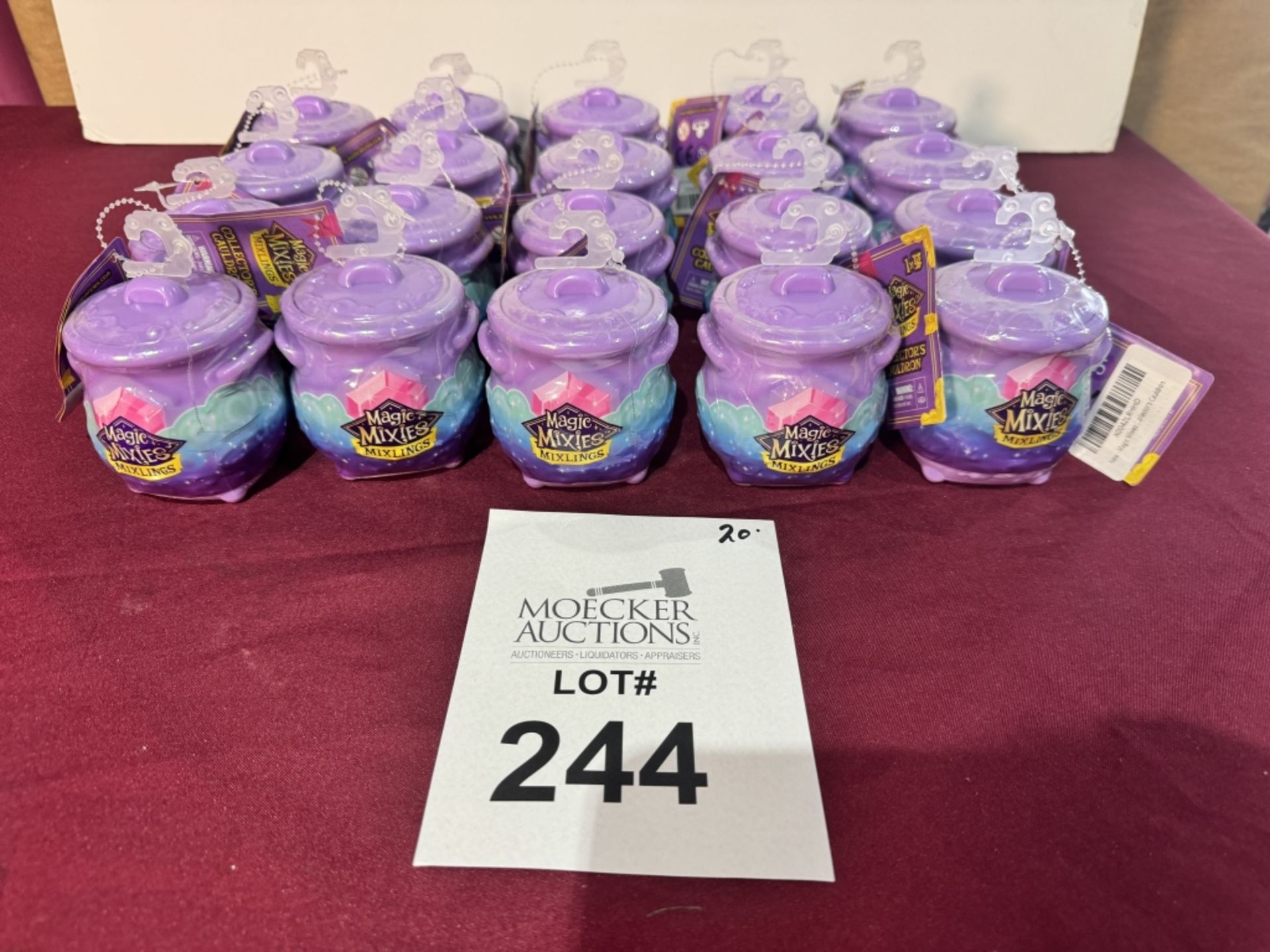 MAGIC MIXIES MIXLINGS COLLECTOR'S CAULDRON, NEW