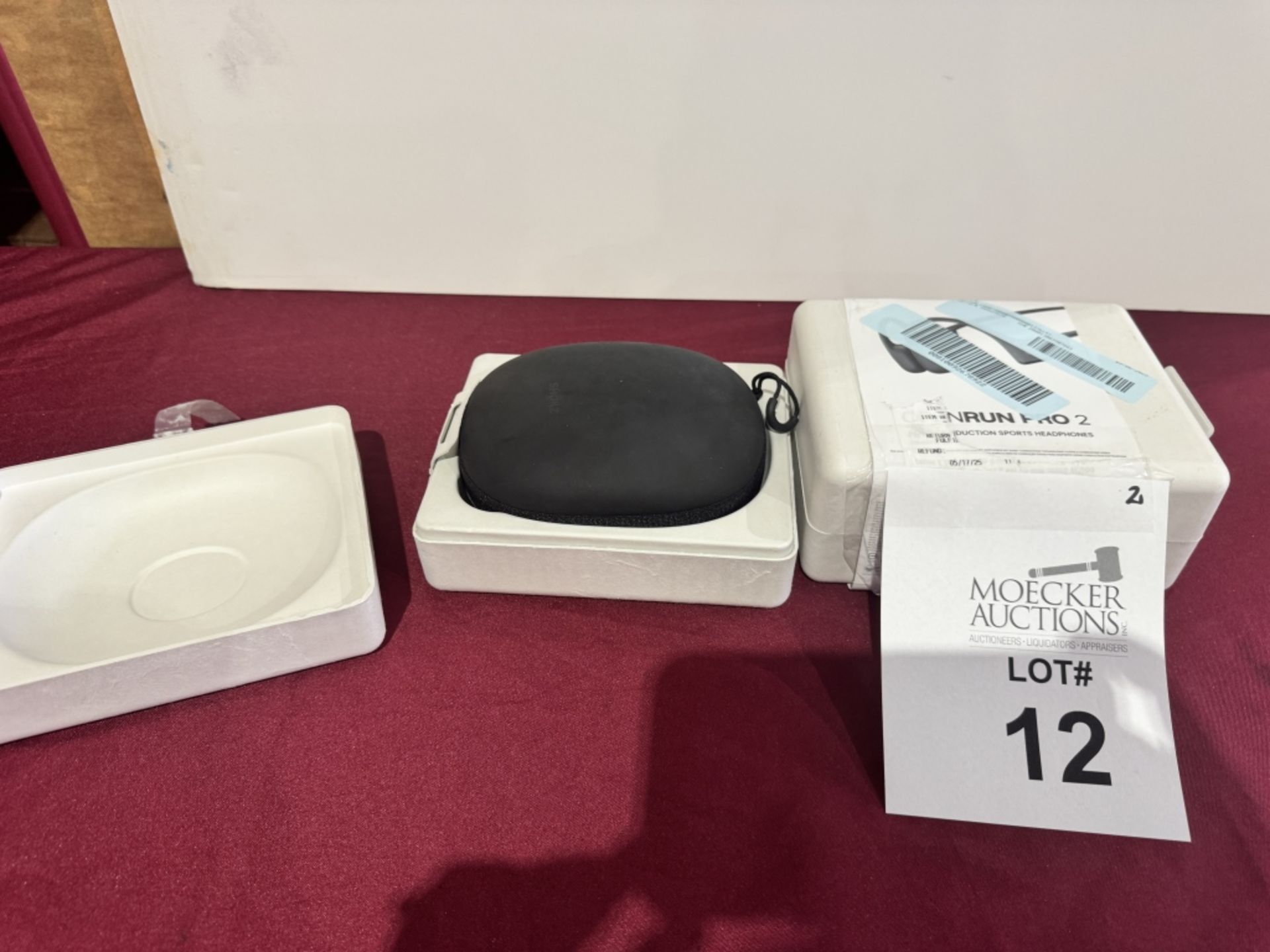 SHOKZ OPENRUN PRO 2 BLACK SPORTS HEADPHONES - Image 2 of 3