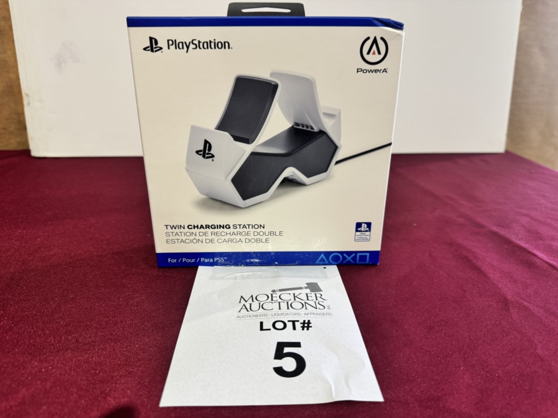 PLAYSTATION POWERA TWIN CHARGING STATION, NEW