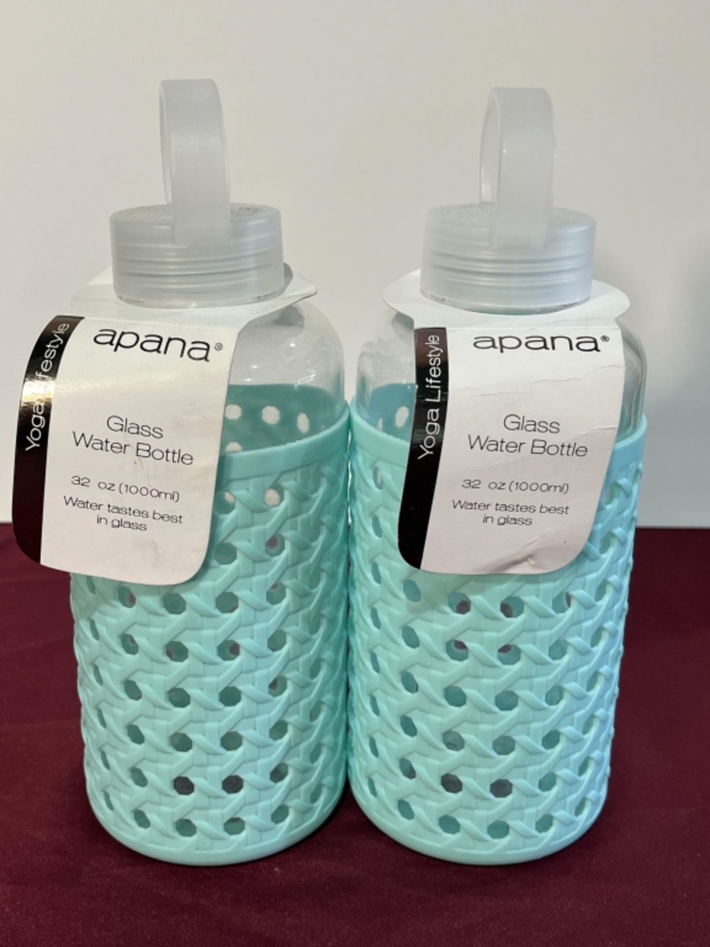 APANA GLASS WATER BOTTLE 32 OZ, NEW