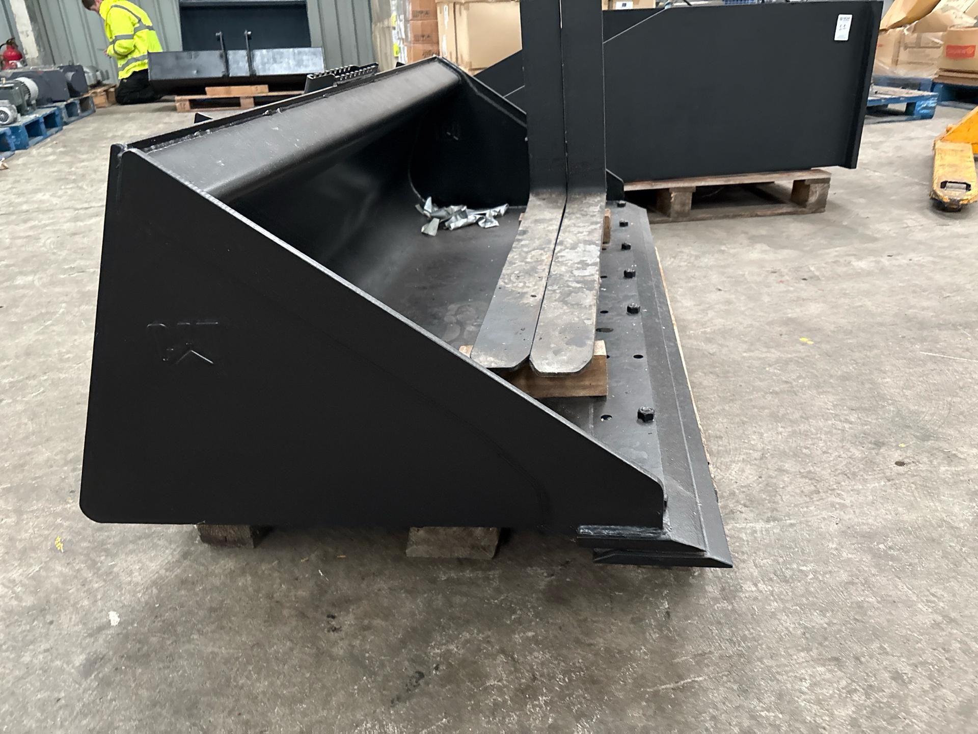 CAT 247kg Bucket - Image 3 of 8