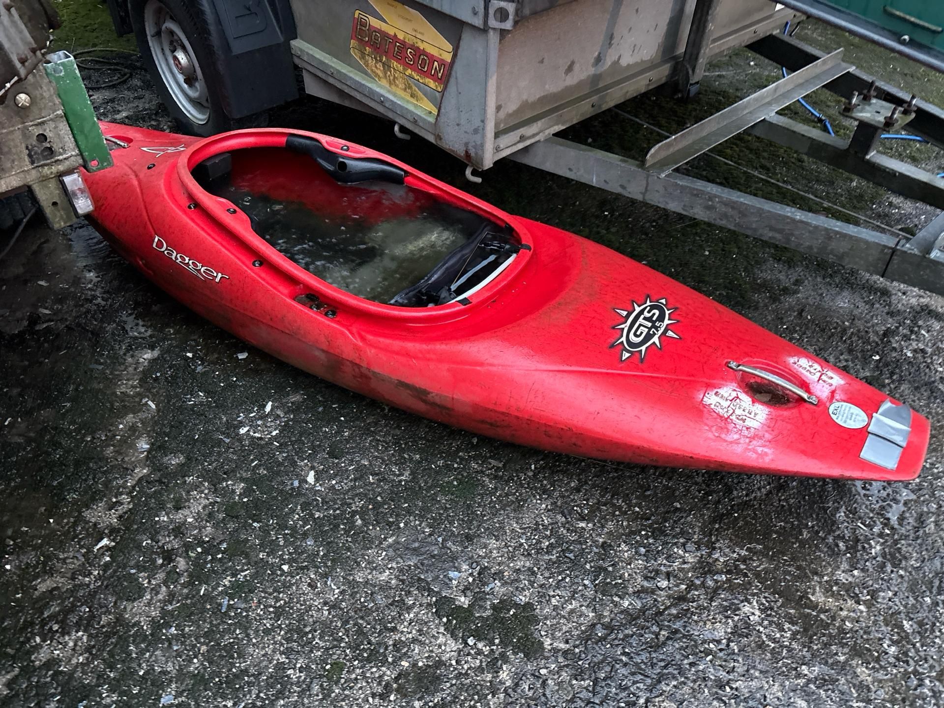 Dagger GTS 7.5 Kayak - Image 2 of 4