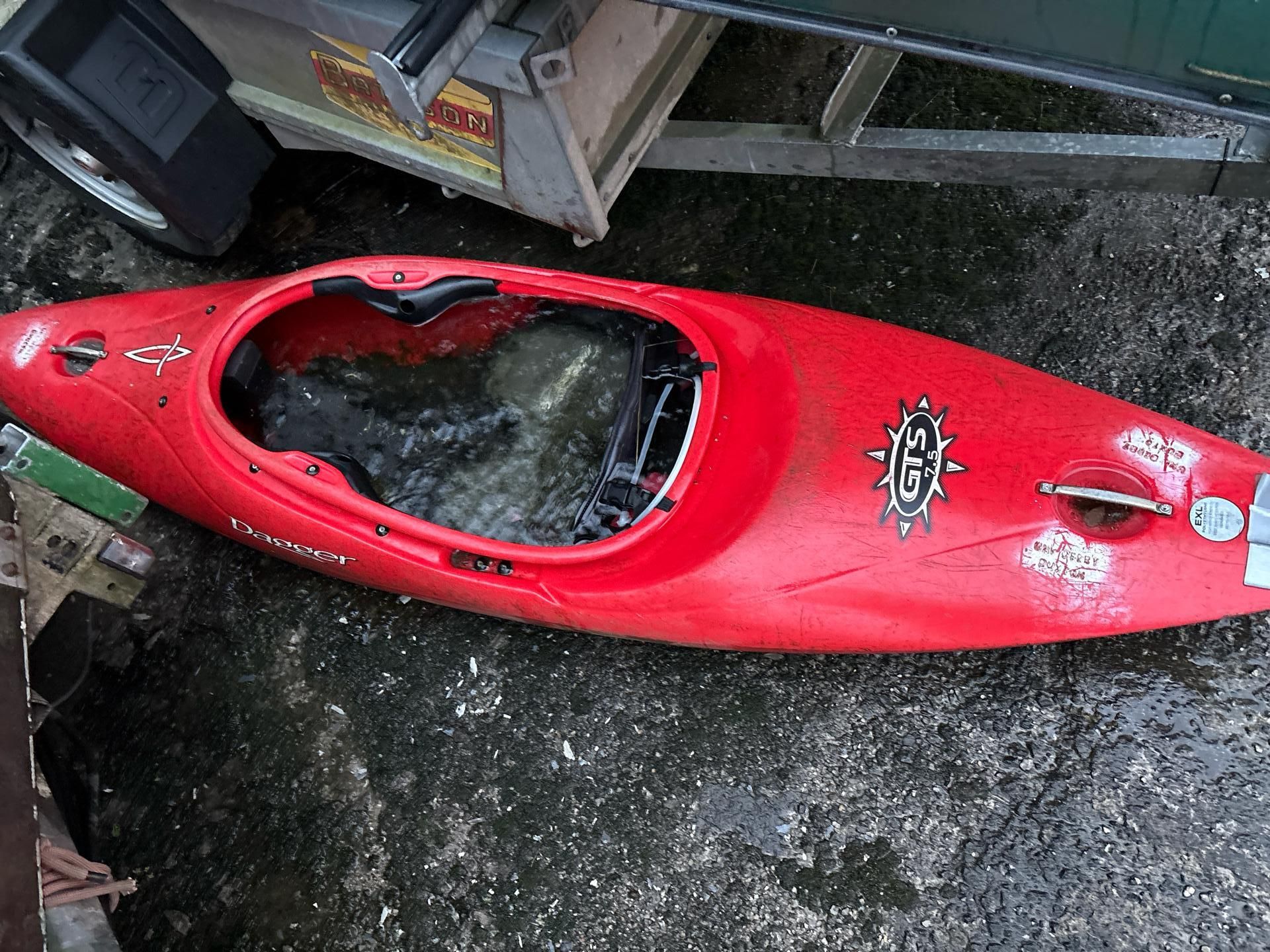 Dagger GTS 7.5 Kayak - Image 4 of 4