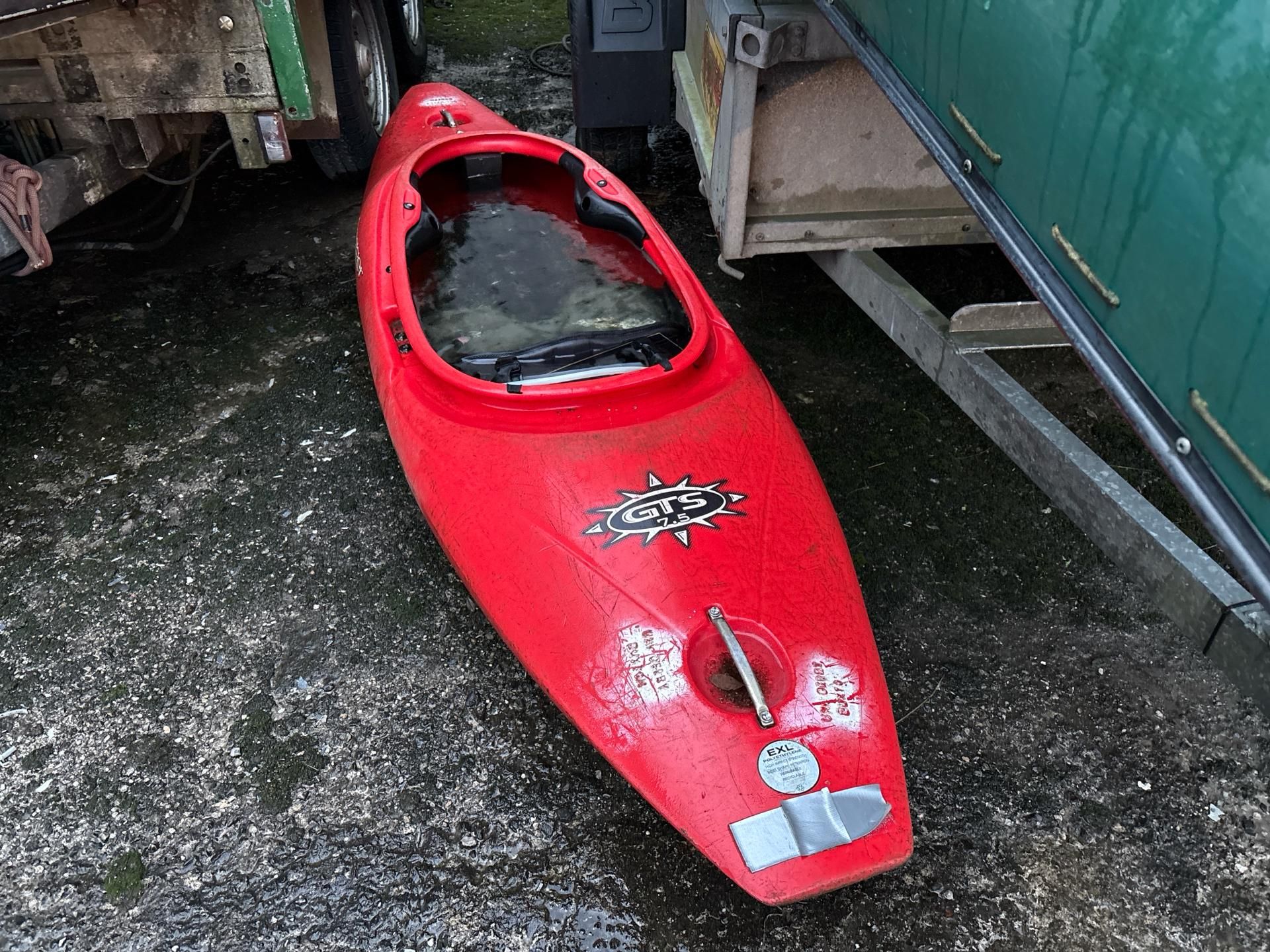 Dagger GTS 7.5 Kayak - Image 3 of 4