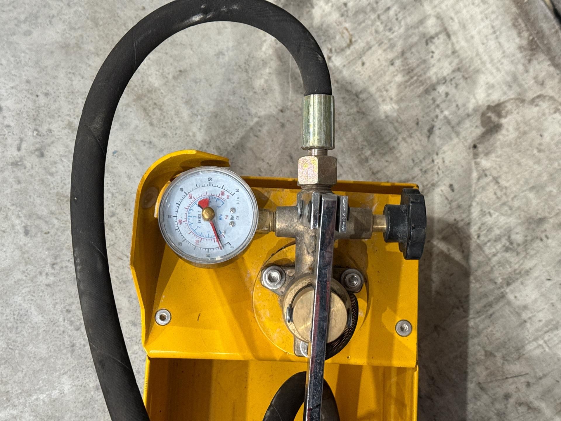 REMS PUSH Manual Pressure Test Pump - Thx27447 - No Reserve - Image 3 of 3