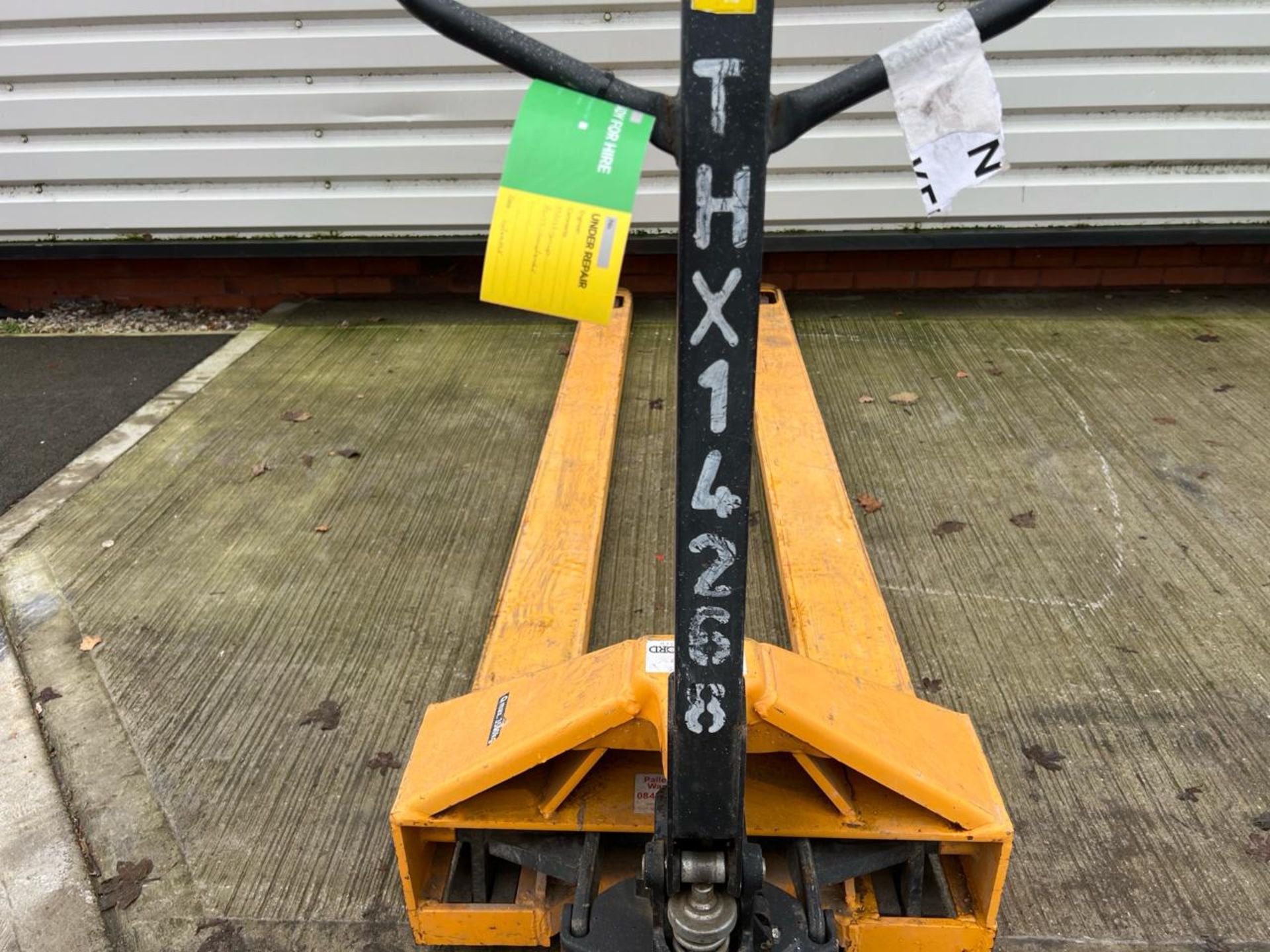 Manual Pallet Trucks - 3500Kg - 2.5M-THX14268 - No Reserve - Image 3 of 7