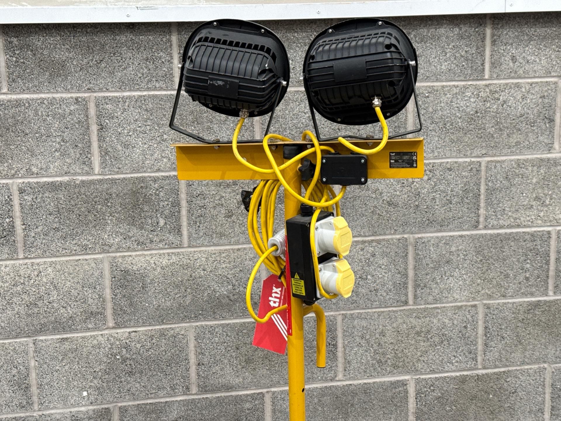 V Twin Head Led With Power Take Off - Thx23900 - No Reserve - Image 6 of 8