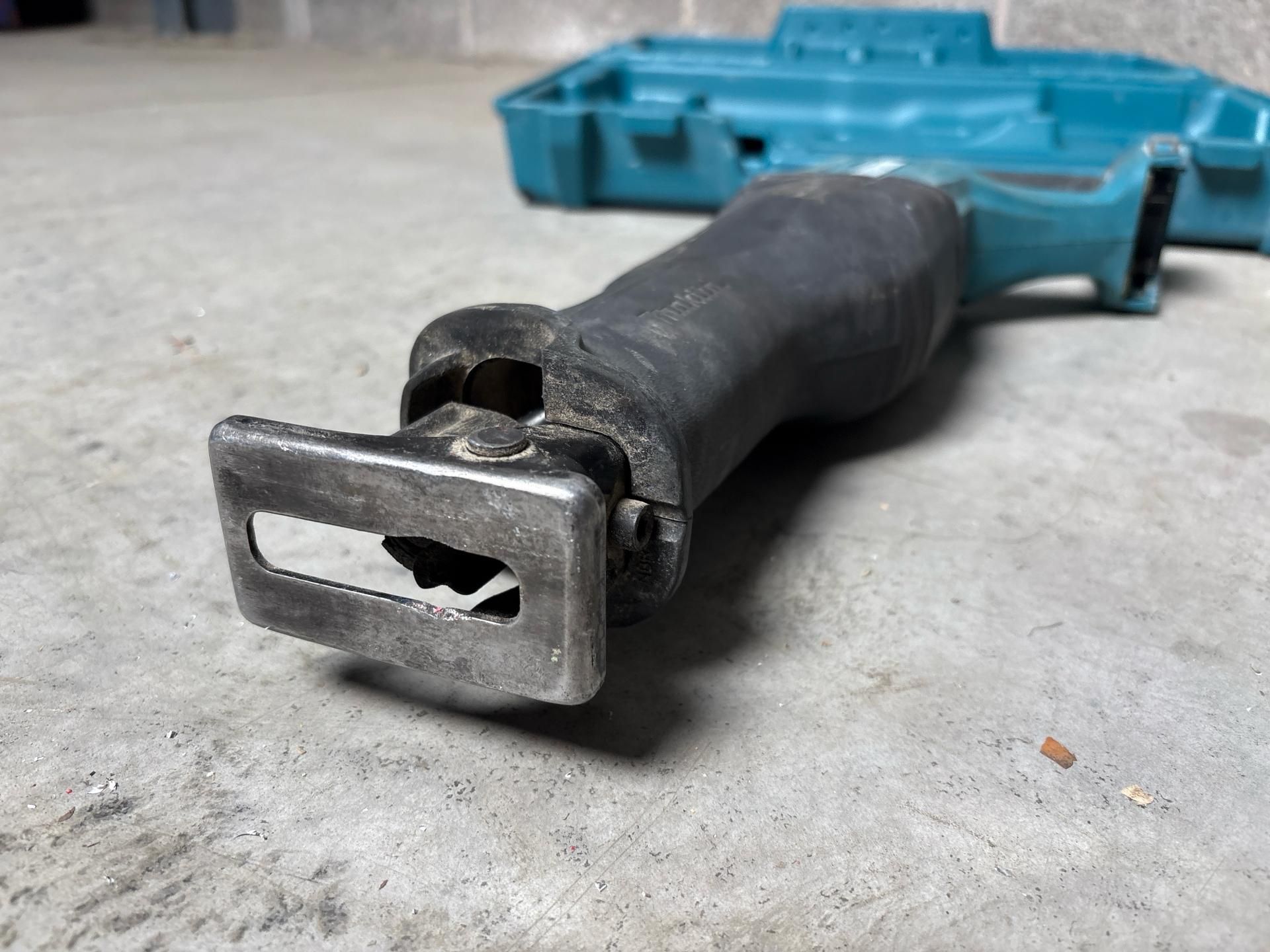 Makita Reciprocating Saw 18 V Cordless. S/N: 2216838Y-THX30219 - No Reserve - Image 6 of 6