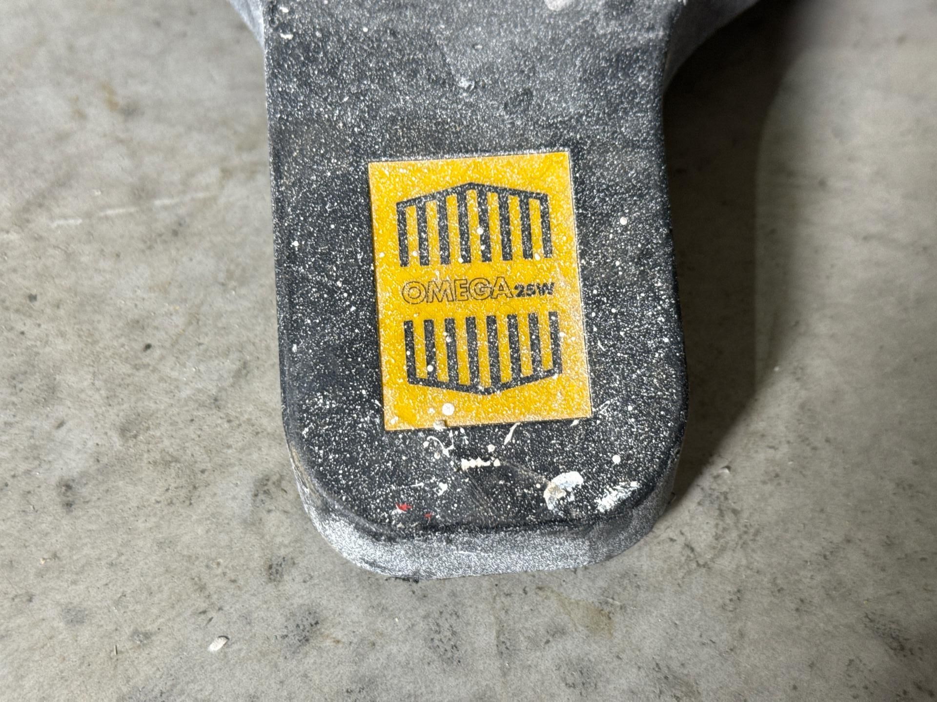 HSC Elite Omega Rechargeable Work Light - THX27434 - No Reserve - Image 2 of 4