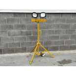 V Twin Head Led With Power Take Off - Thx18972 - No Reserve