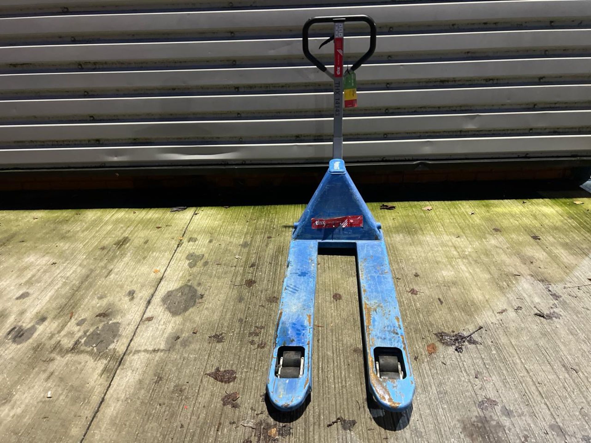 Manual Pallet Truck THX14143 - No reserve - Image 6 of 7