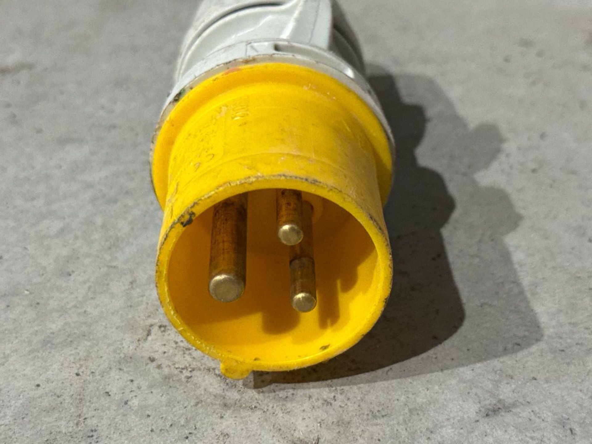 Makita Angle Grinder - 125Mm (5") 110V. S/N: 2307506 R-THX15715 - No Reserve - Image 6 of 6