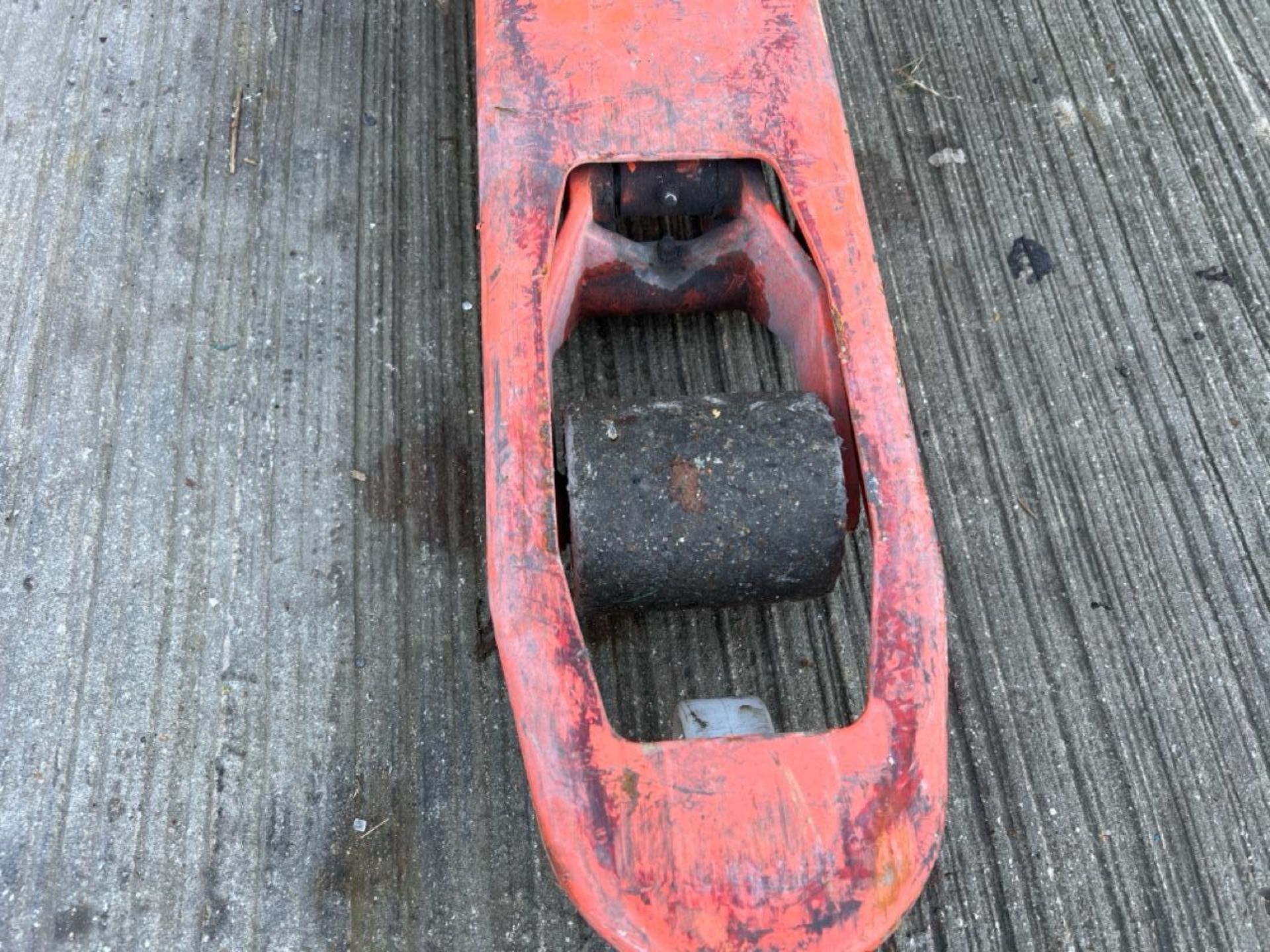 Manual Pallet Truck - 1500Kg - 3M. S/N: 8848476-THX18571 - No Reserve - Image 13 of 13