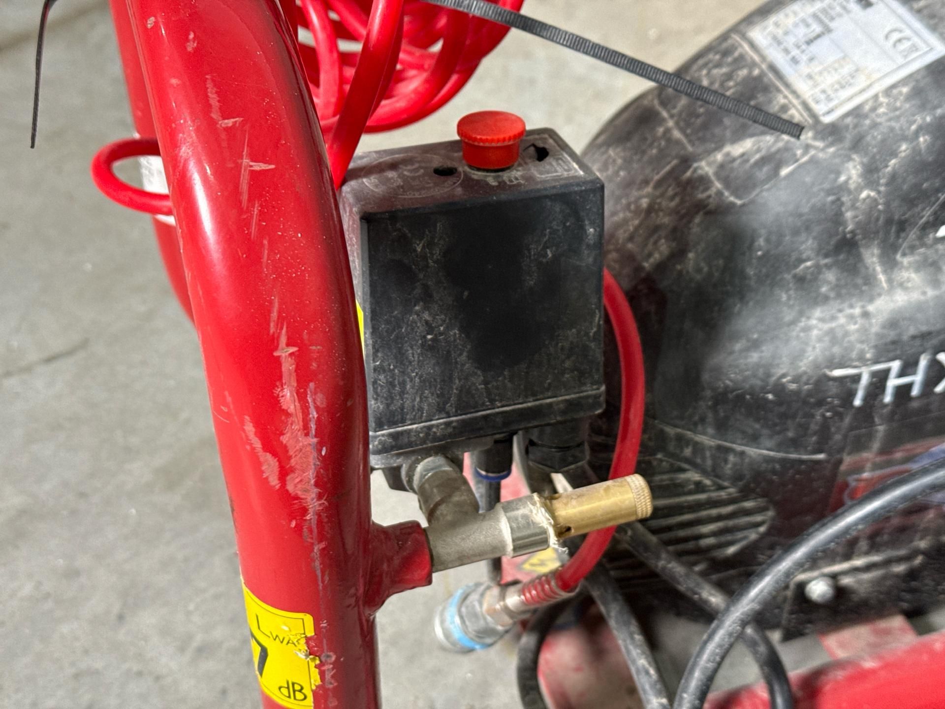 Clarke Champ Air Electric Compressor - THX25478 - No reserve - Image 2 of 6