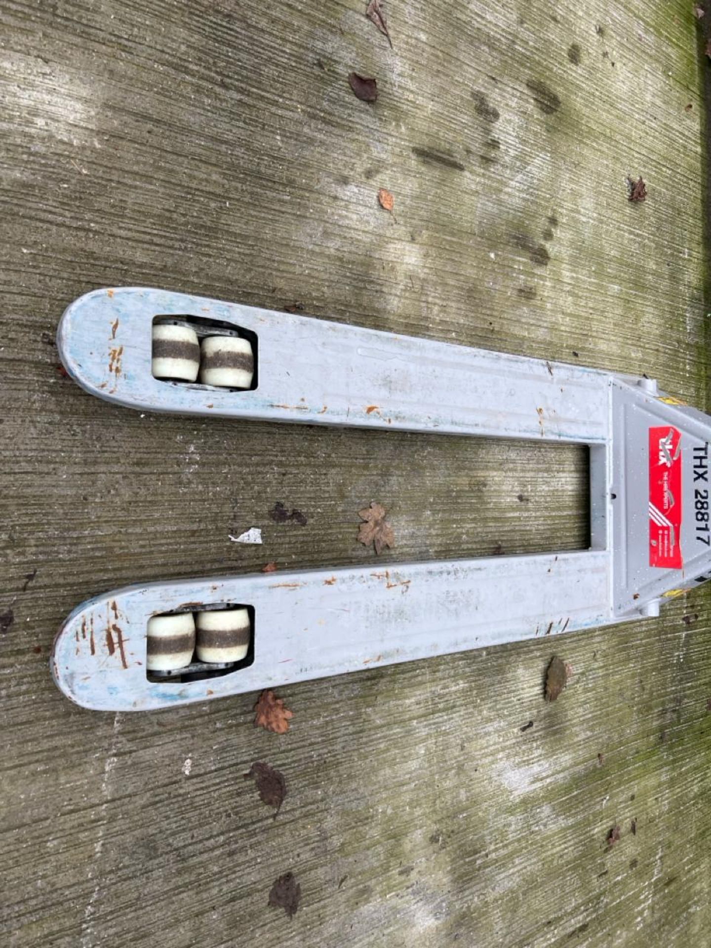 Manual Pallet Truck THX28817 - No reserve - Image 6 of 6