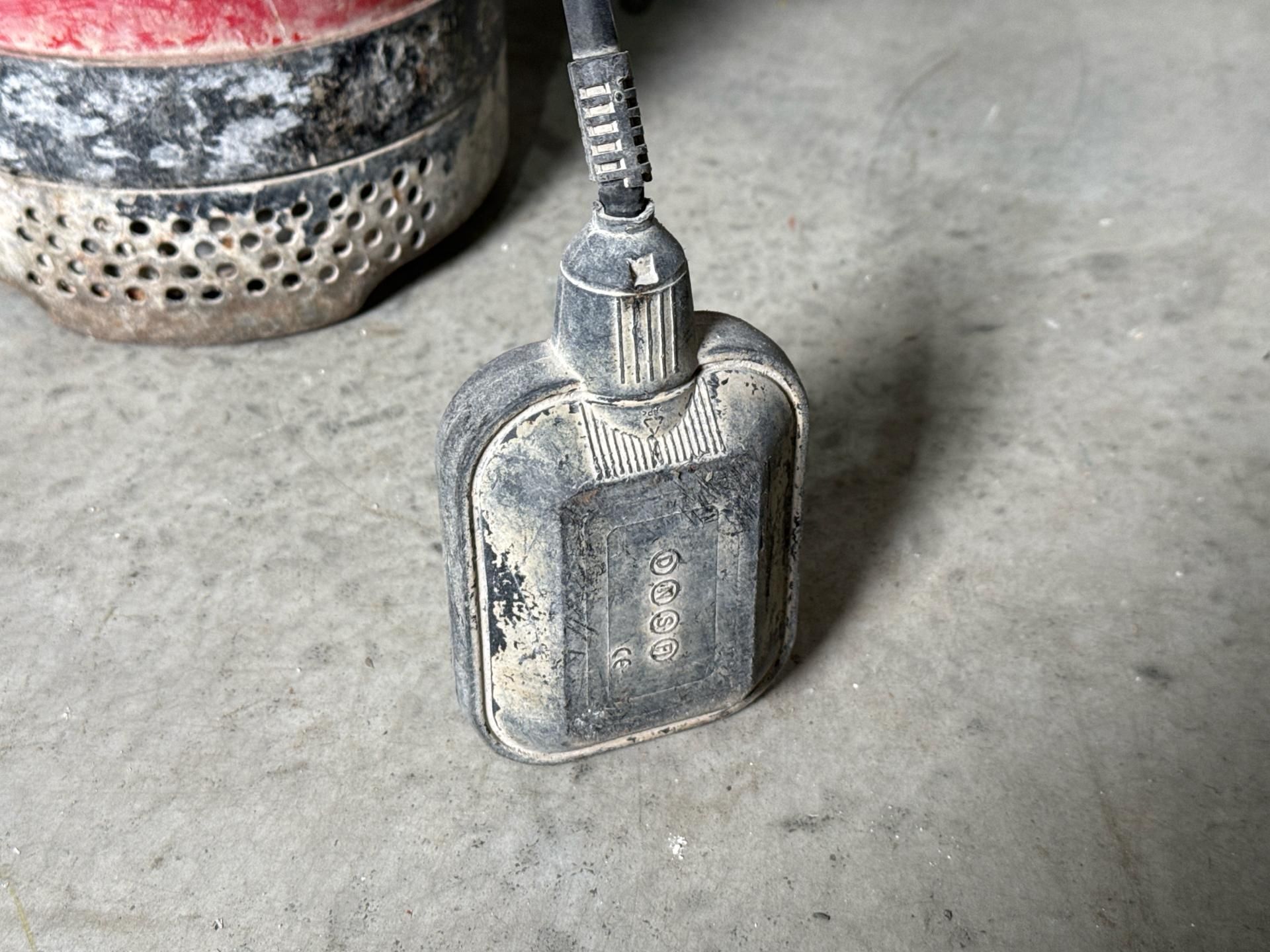 HSC 2â€ Puddle pump - THX8193 - No reserve - Image 5 of 5