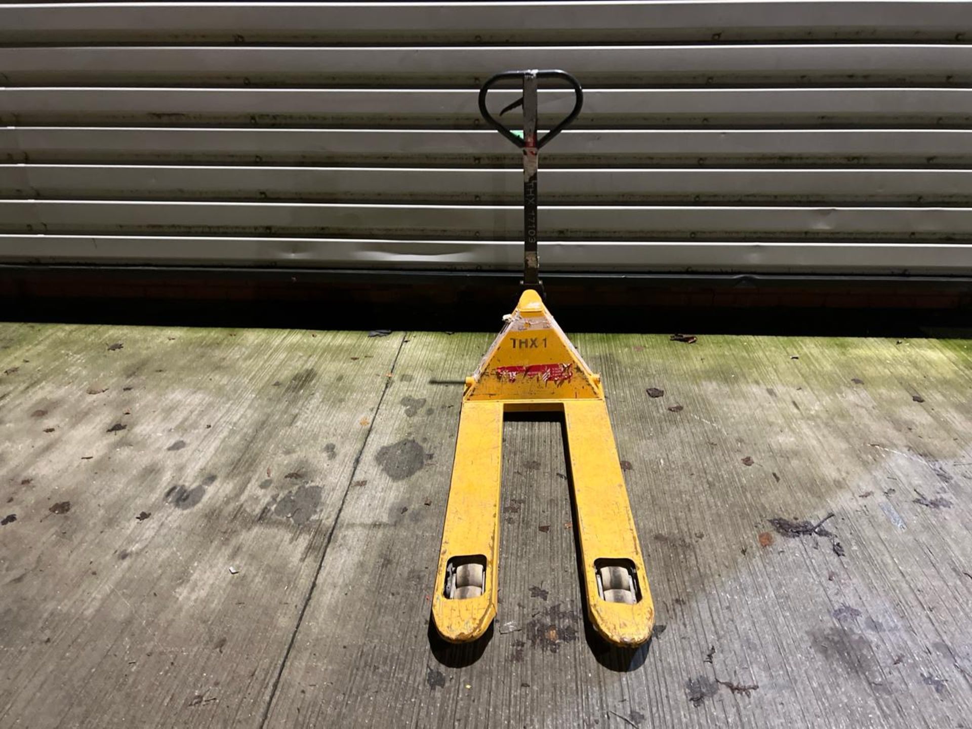 Manual Pallet Truck THX17101 - No reserve - Image 5 of 7