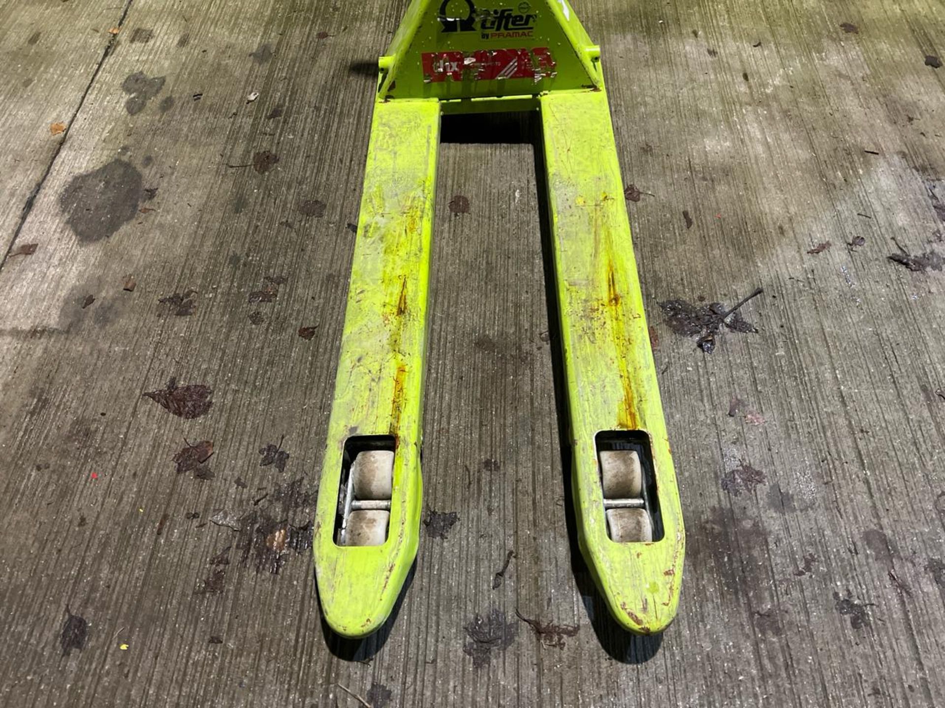 Manual Pallet Truck THX20809 - No reserve - Image 7 of 7