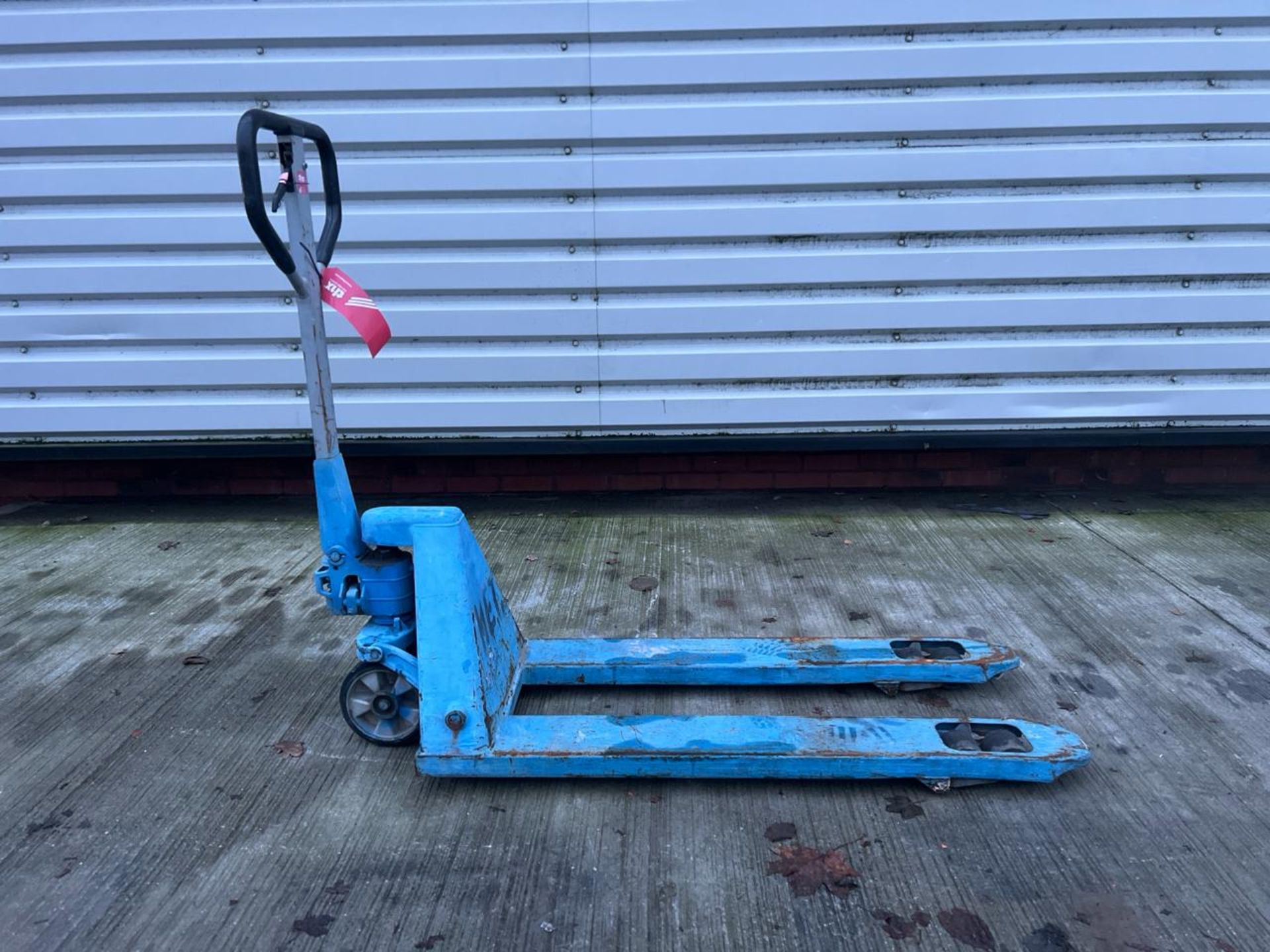 Manual Pallet Truck THX12059 - No reserve - Image 2 of 7