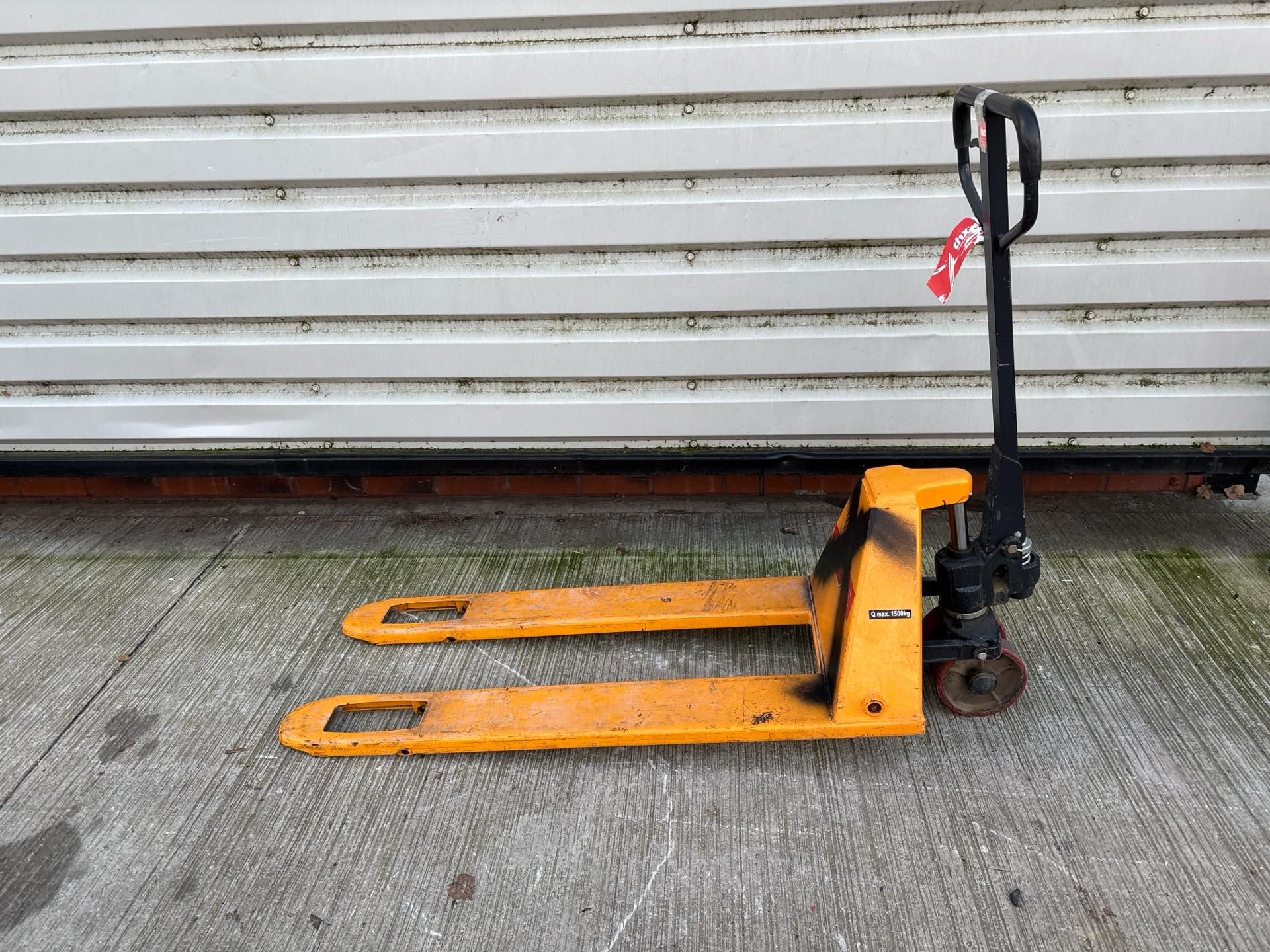 Slim Line Manual Pallet Truck - 1500Kg - 1.15M. S/N: J22022934-1/260-THX18756 - No reserve - Image 4 of 4