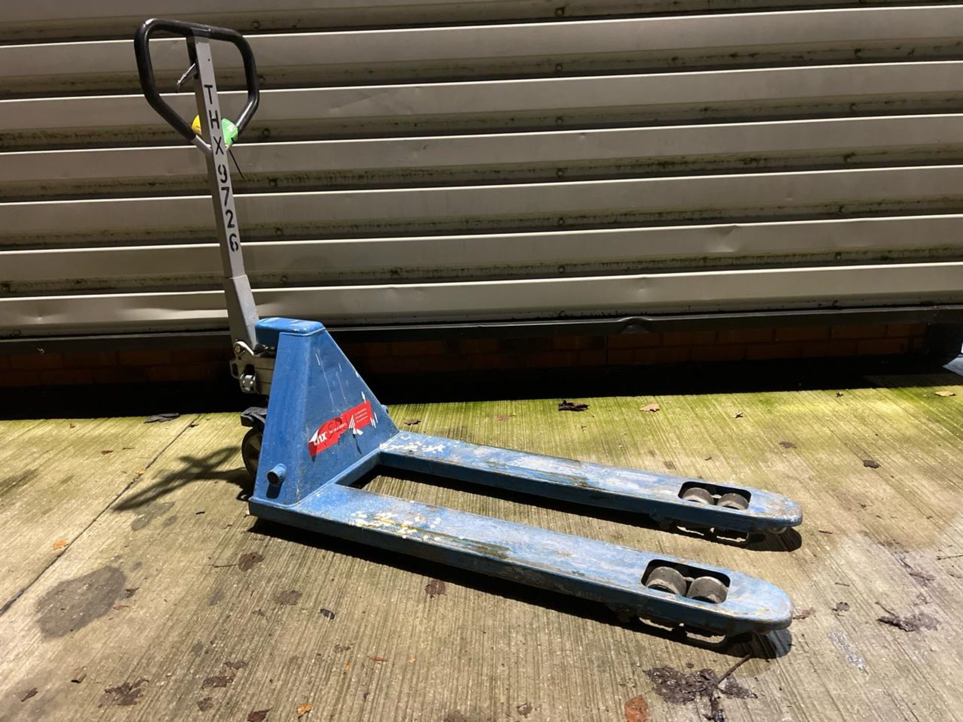 Manual Pallet Truck THX9726 - No reserve