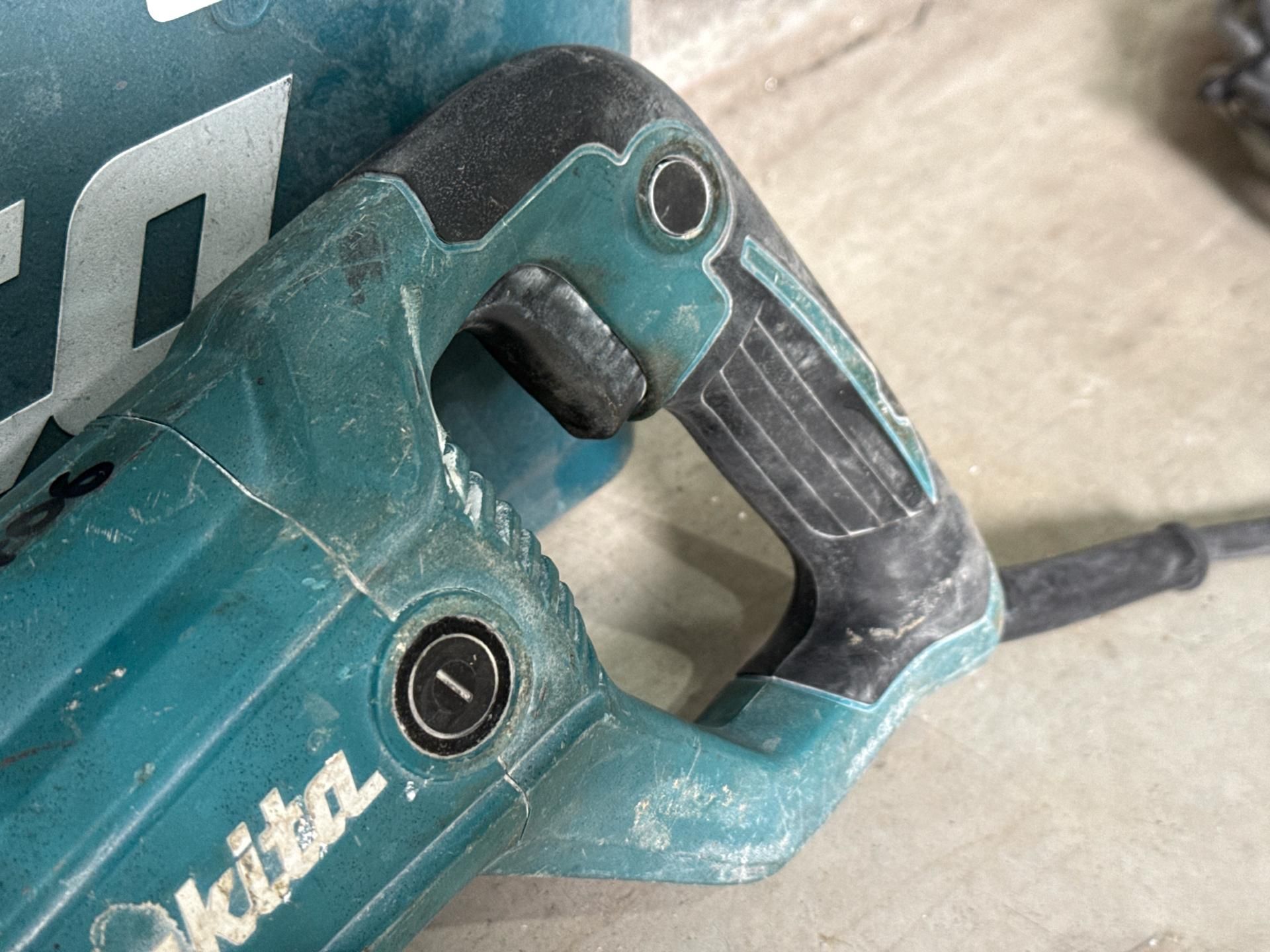 Makita Reciprocating Saw - THX19406 - No Reserve - Image 6 of 6