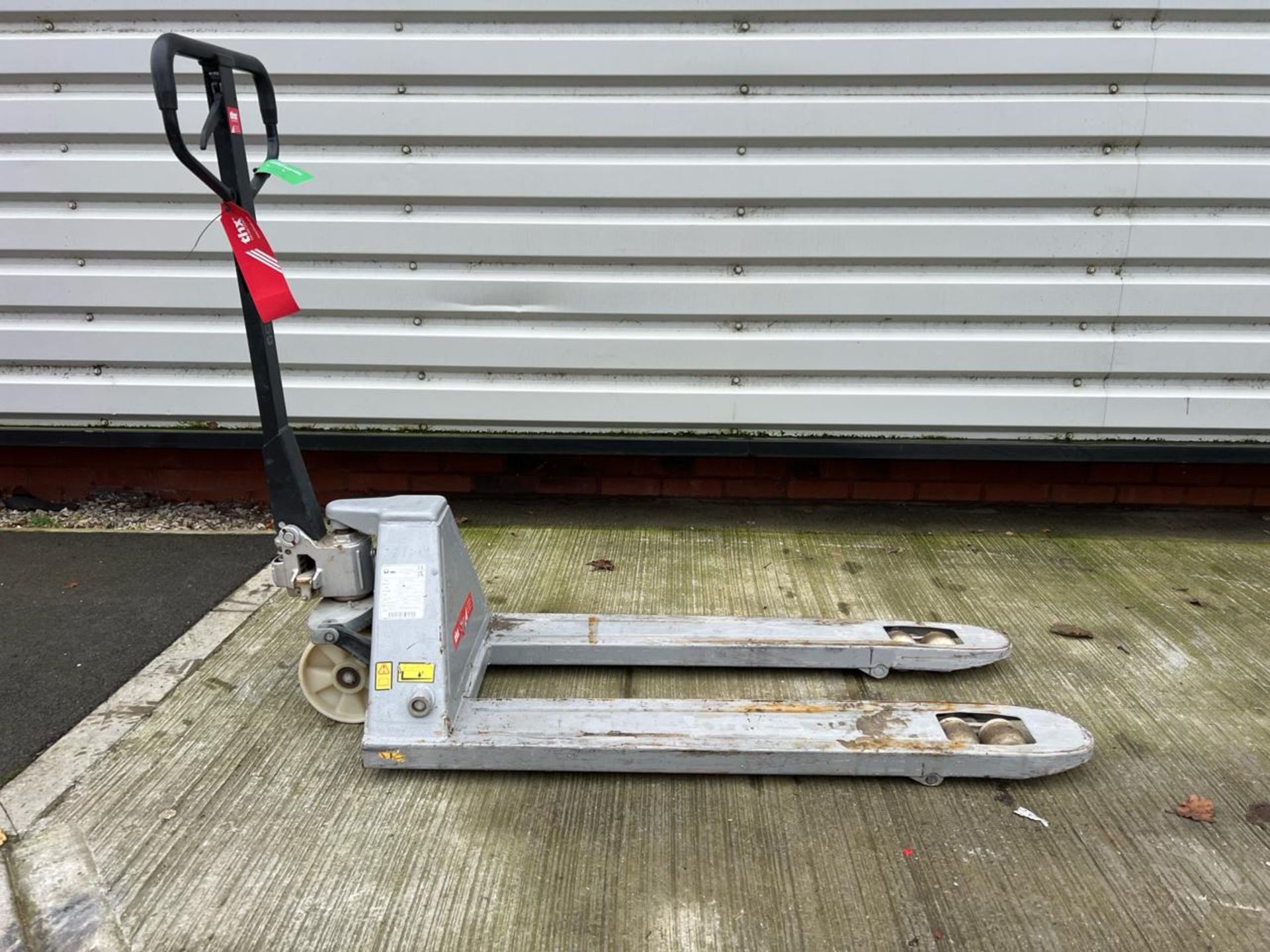 Manual Pallet Truck THX22259 - No reserve - Image 3 of 7