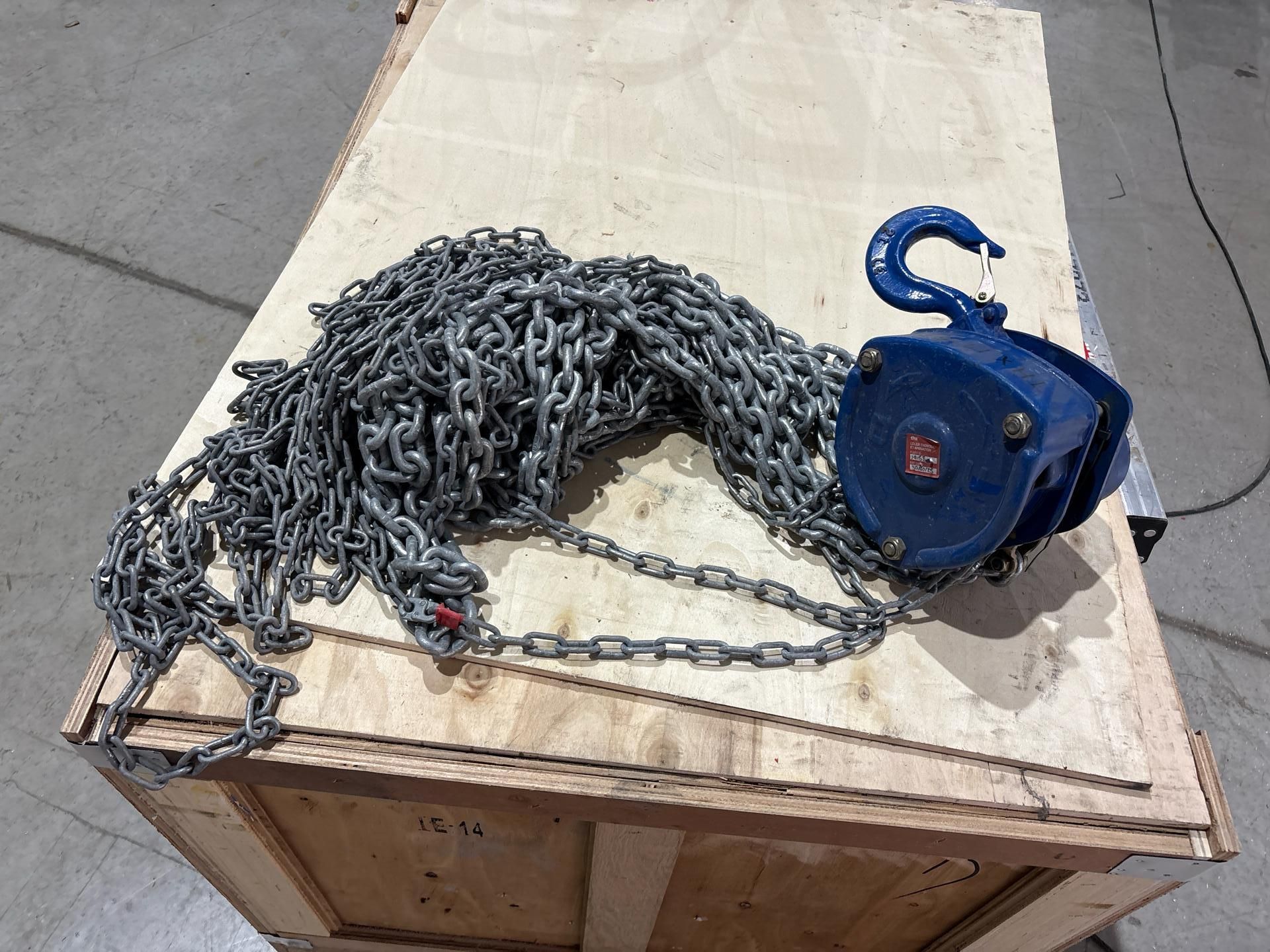 2T Chain Hoist and Chain - THX19153 - No Reserve - Image 6 of 6