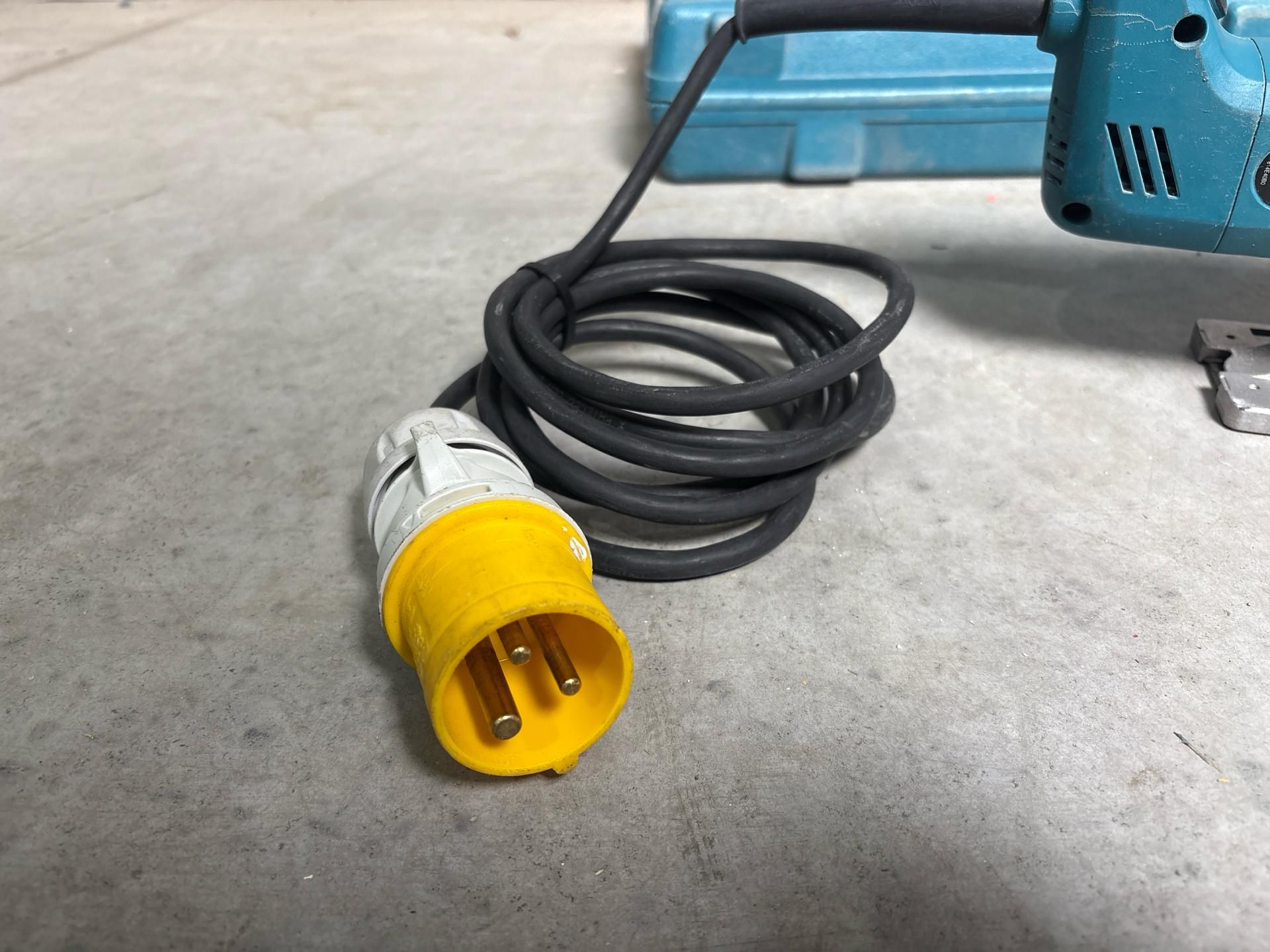 Makita Jigsaw -THX4349 - No Reserve - Image 5 of 8