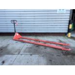 Manual Pallet Truck - 1500Kg - 3M. S/N: 8848476-THX18571 - No Reserve