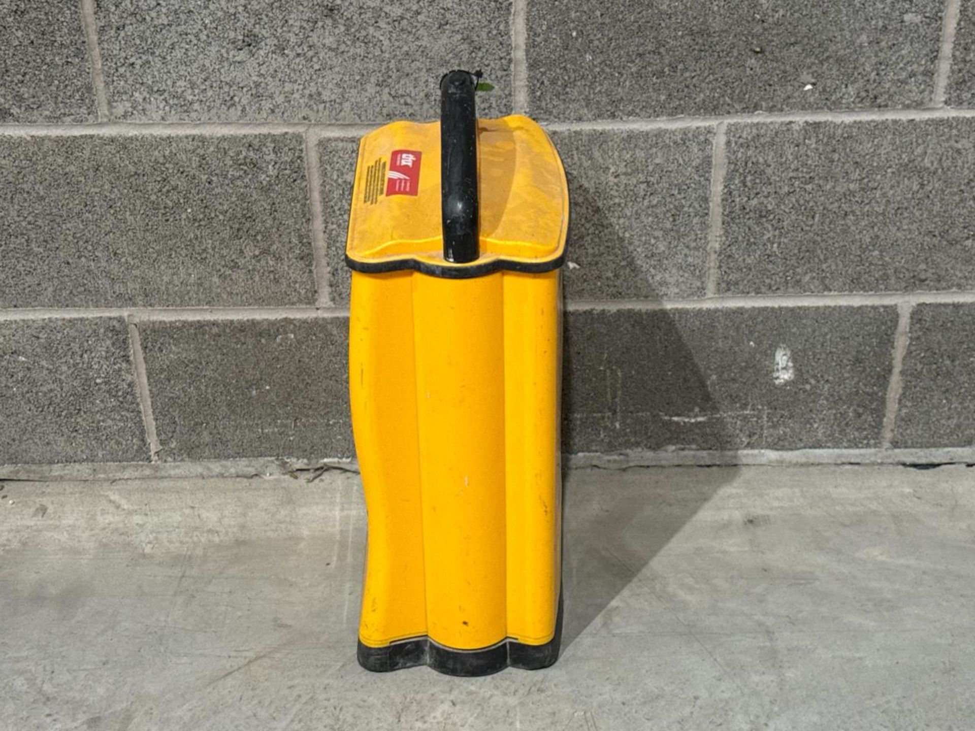 Led Rechargable Light. S/N: Blank-THX6684 - No Reserve - Image 3 of 4