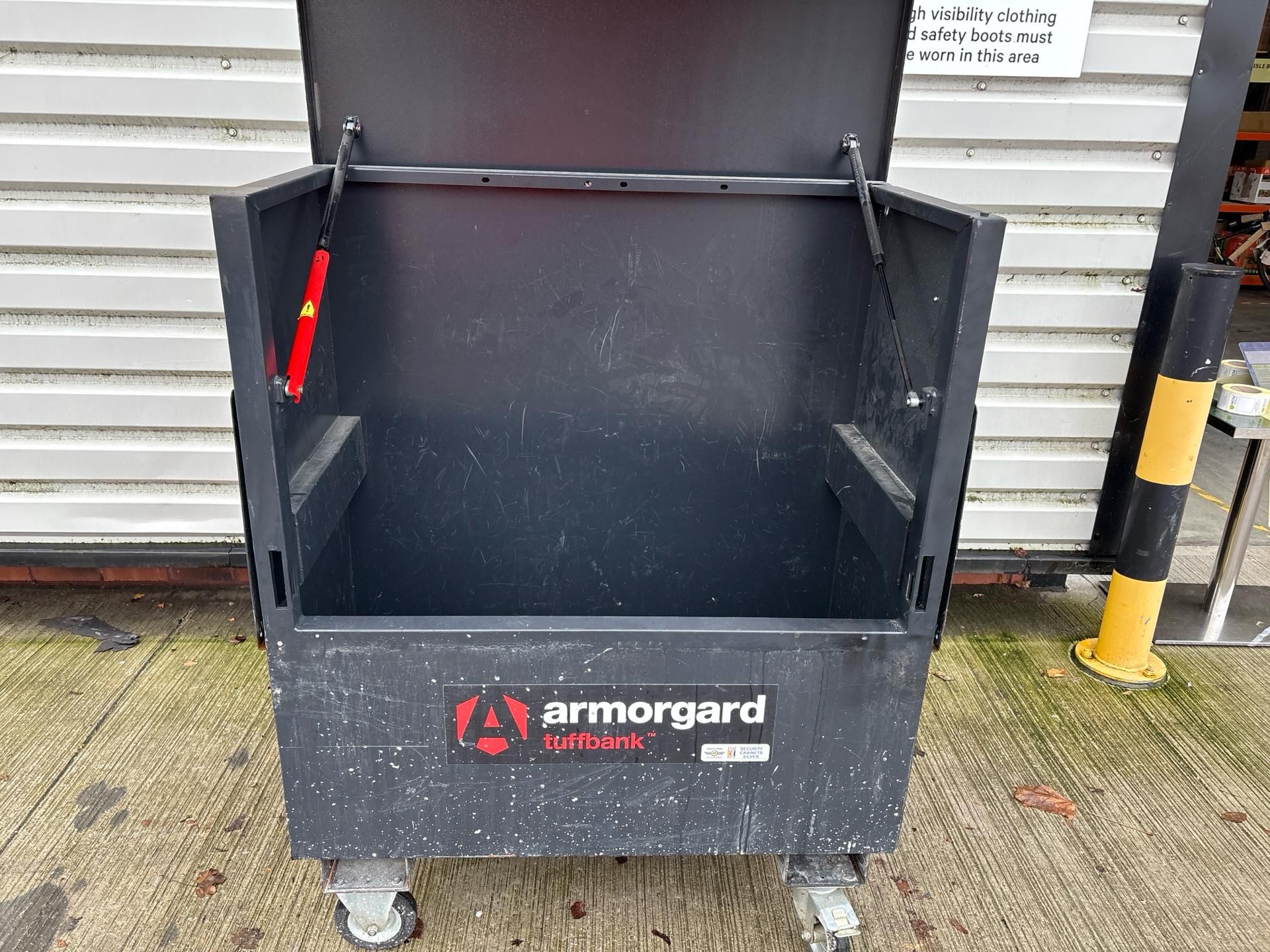 Armorguard Tuffbank Site Box - THX24631 - No Reserve - Image 5 of 11