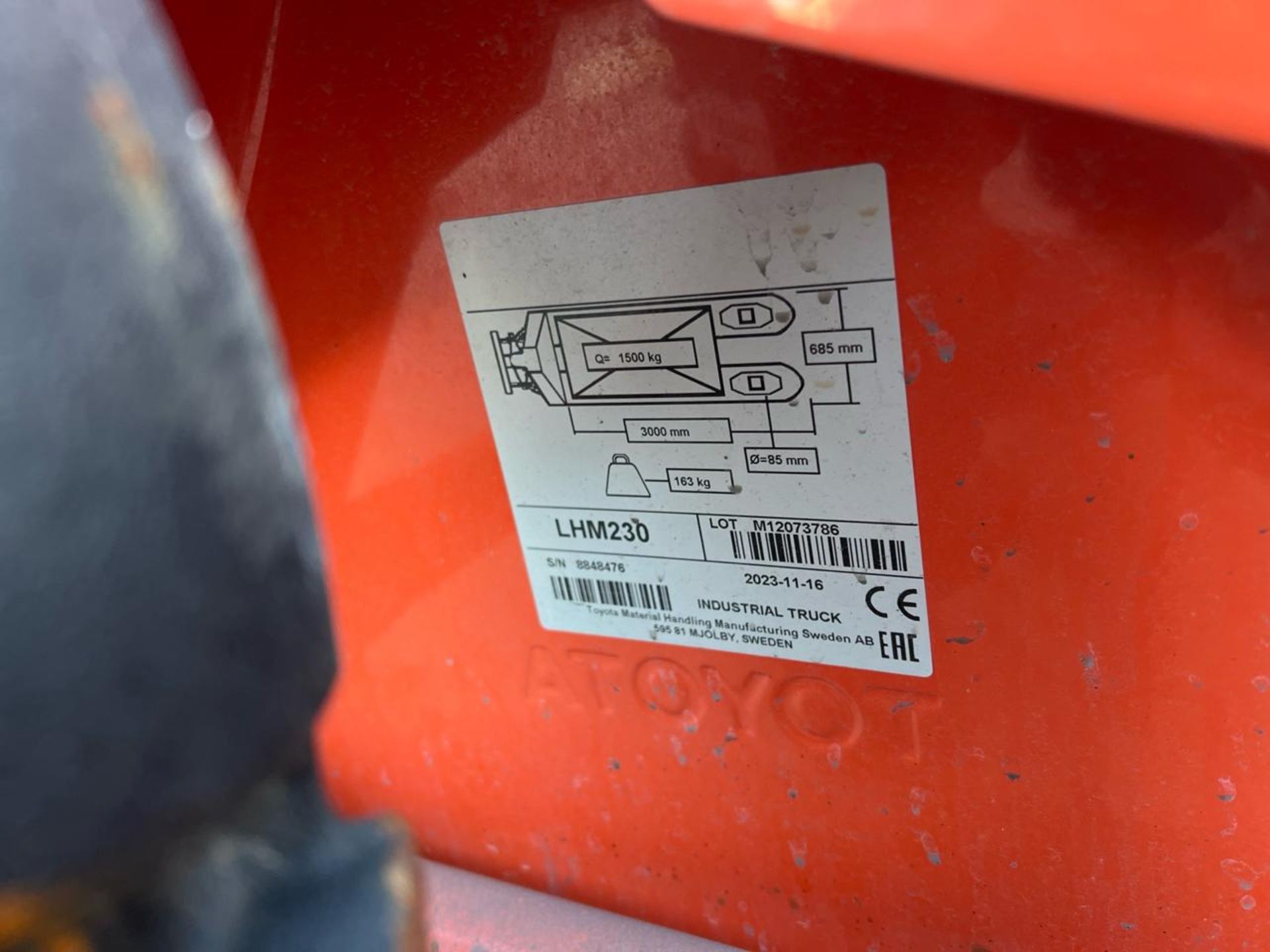 Manual Pallet Truck - 1500Kg - 3M. S/N: 8848476-THX18571 - No Reserve - Image 8 of 13