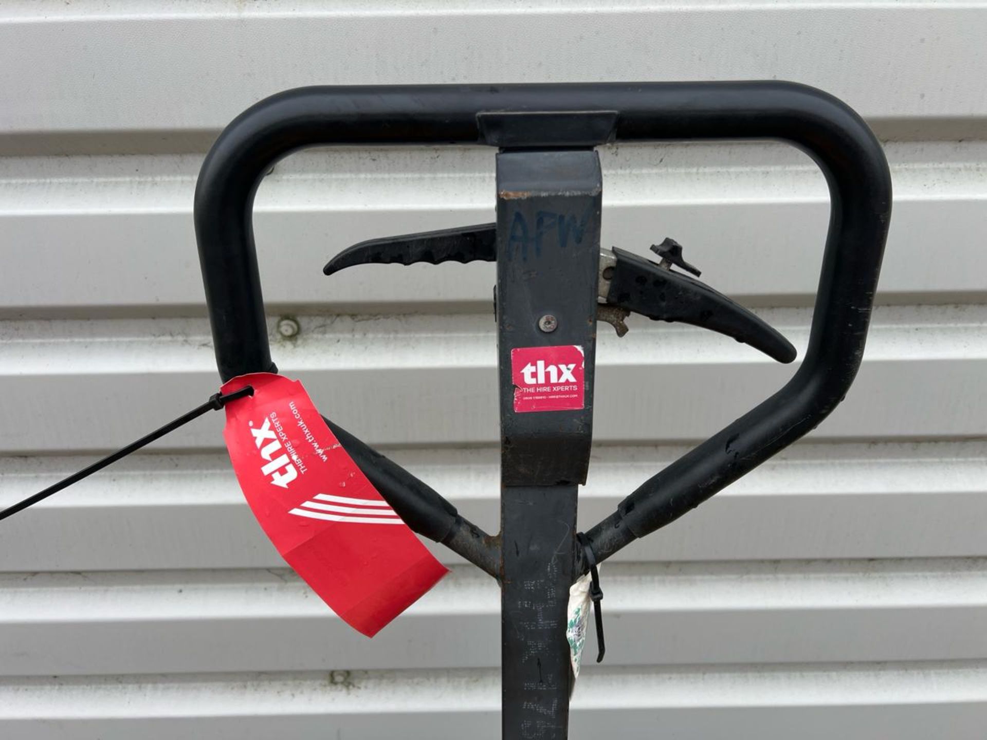 Manual Pallet Truck - 2000Kg - 2M - Braked. S/N: J23082934-1/026-THX17567 - No Reserve - Image 9 of 10