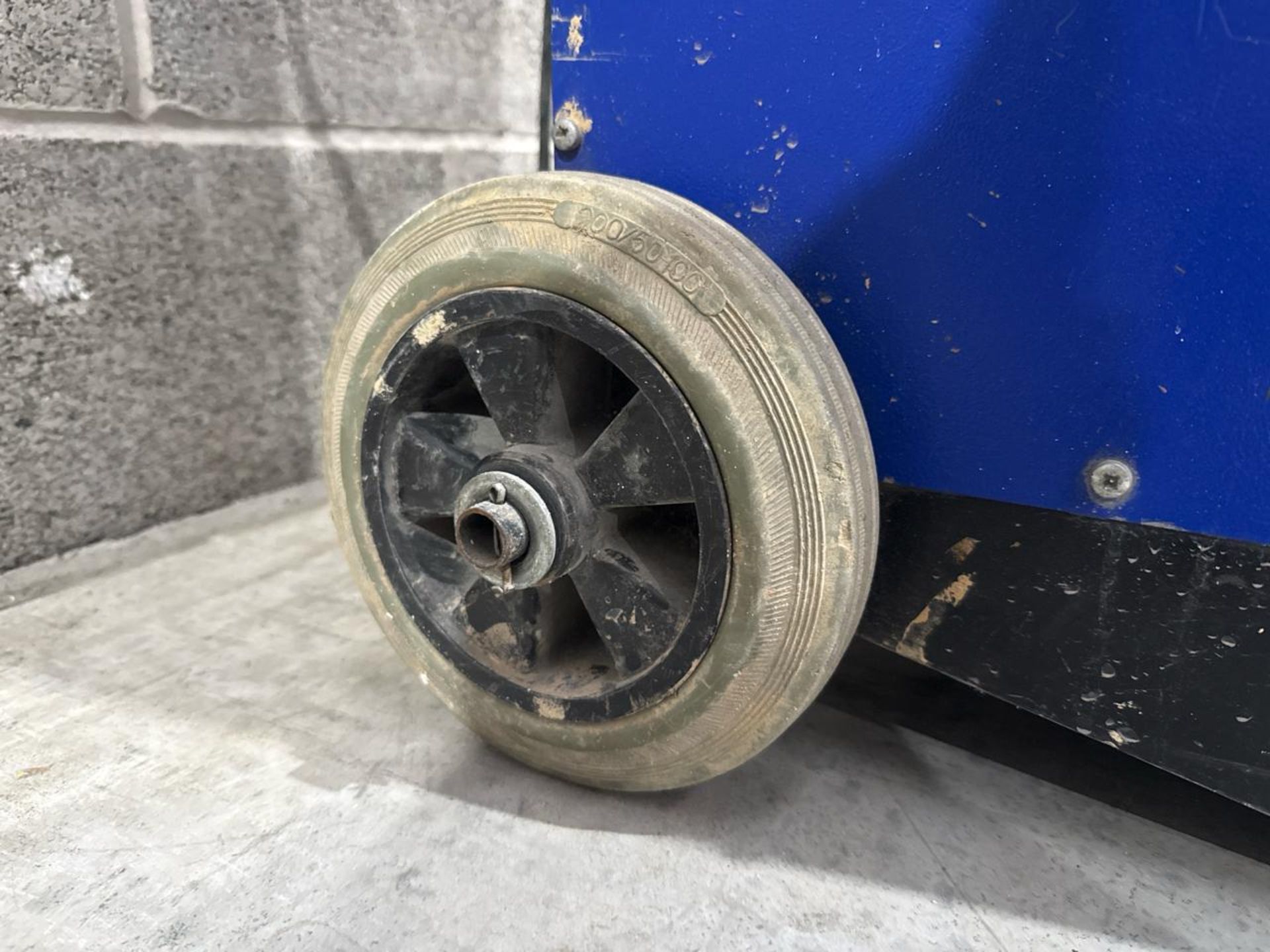 Dual Voltage Dehumidifier - (Add Voltage Here)-THX6404 - No Reserve - Image 7 of 7