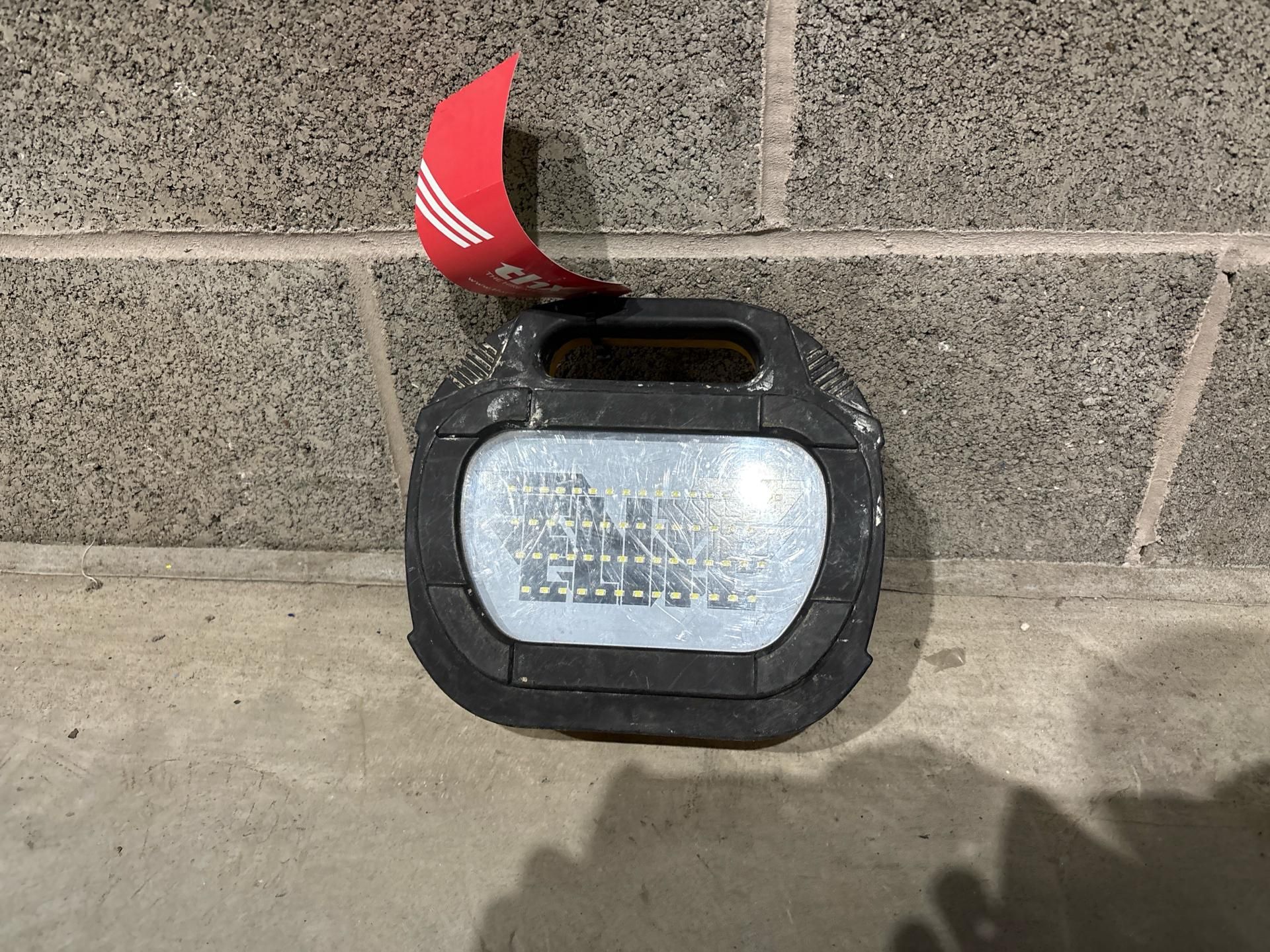 Led Rechargeable Light THX20585 - No Reserve - Image 2 of 6