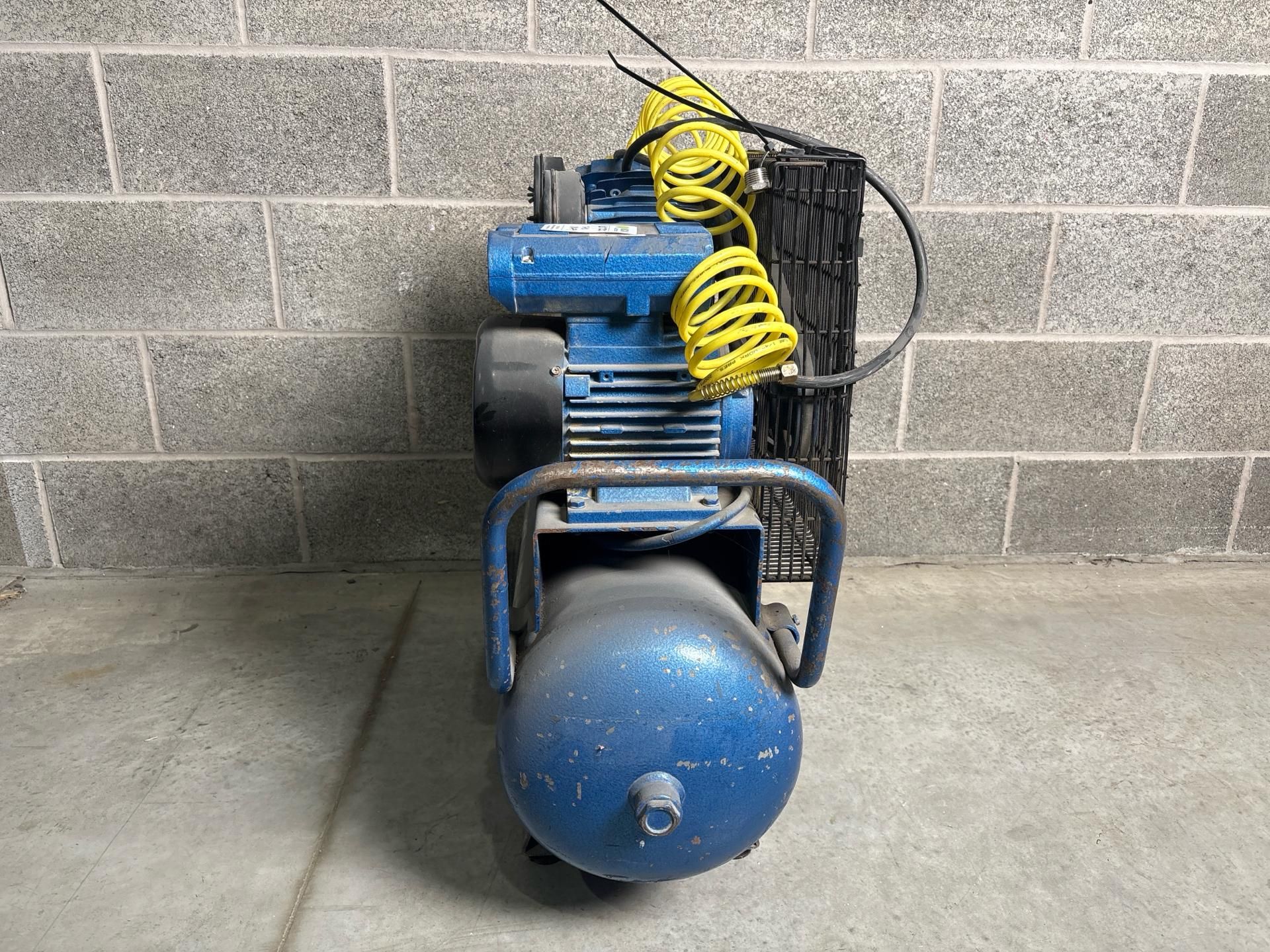 Clarke Air 14cfm Compressor - THX11479 - No Reserve - Image 6 of 7