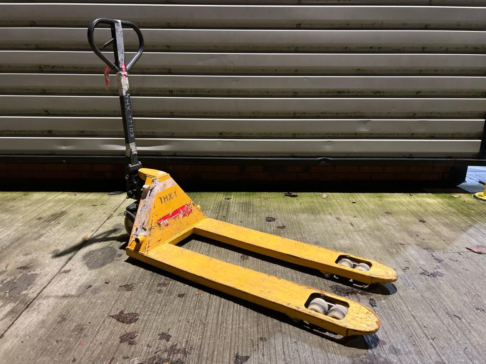 Manual Pallet Truck THX17101 - No reserve