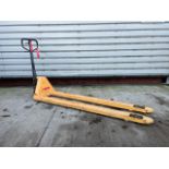 Manual Pallet Truck 2000kg THX16367 - No Reserve