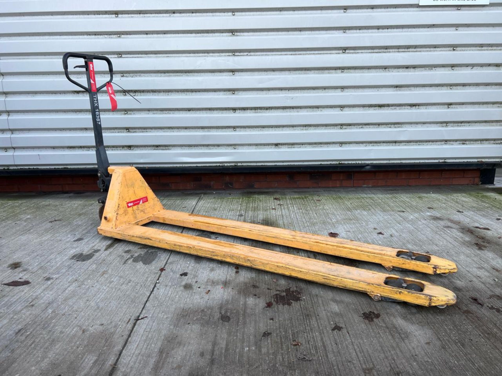 Manual Pallet Truck 2000kg THX16367 - No Reserve