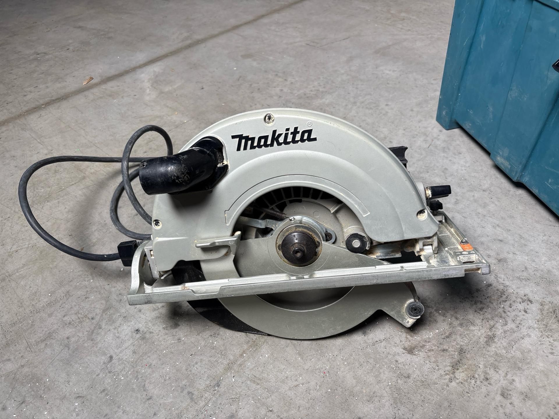 Makita 5903R Saw - THX11655 - No Reserve - Image 4 of 7