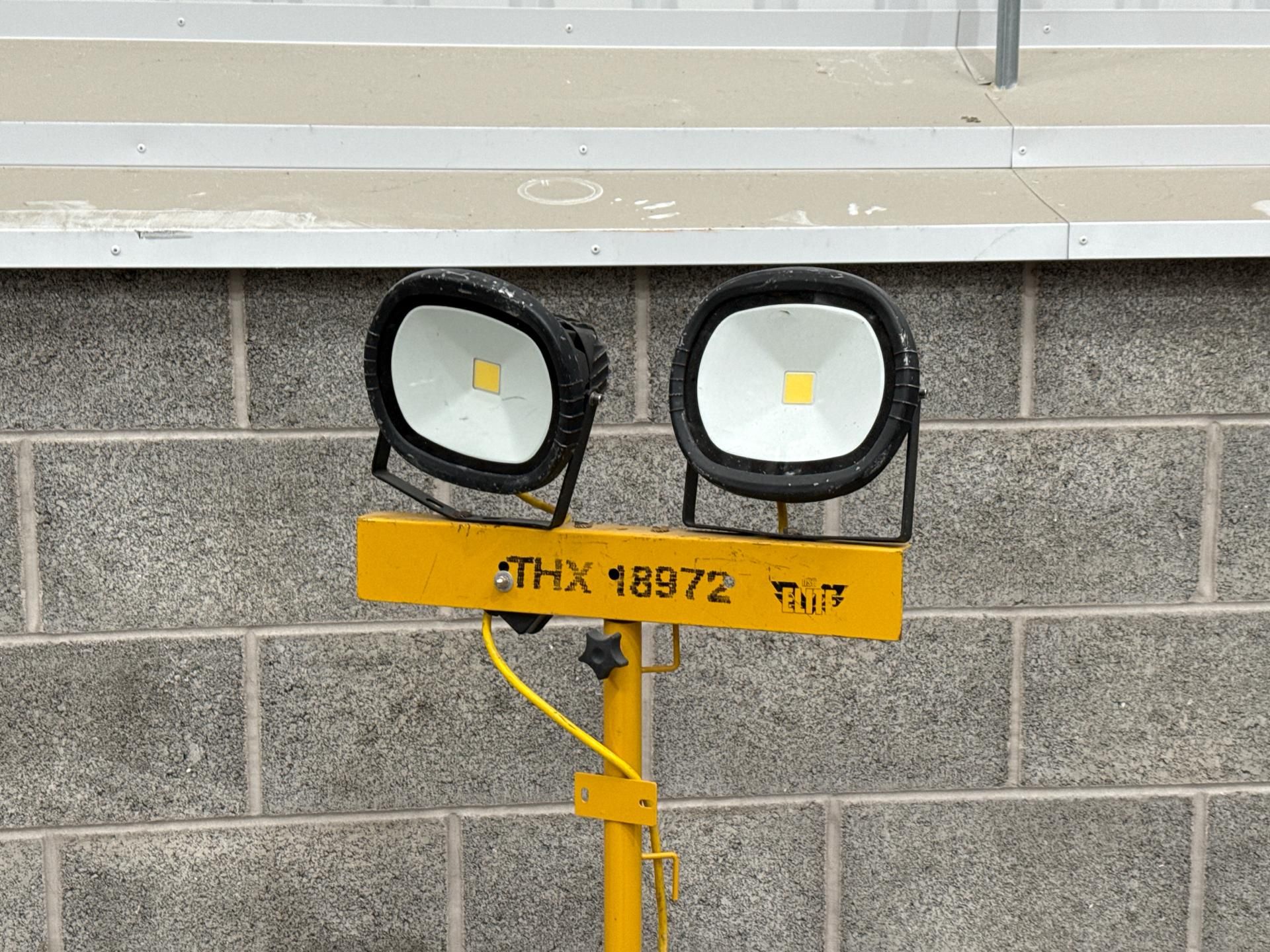 V Twin Head Led With Power Take Off - Thx18972 - No Reserve - Image 6 of 9