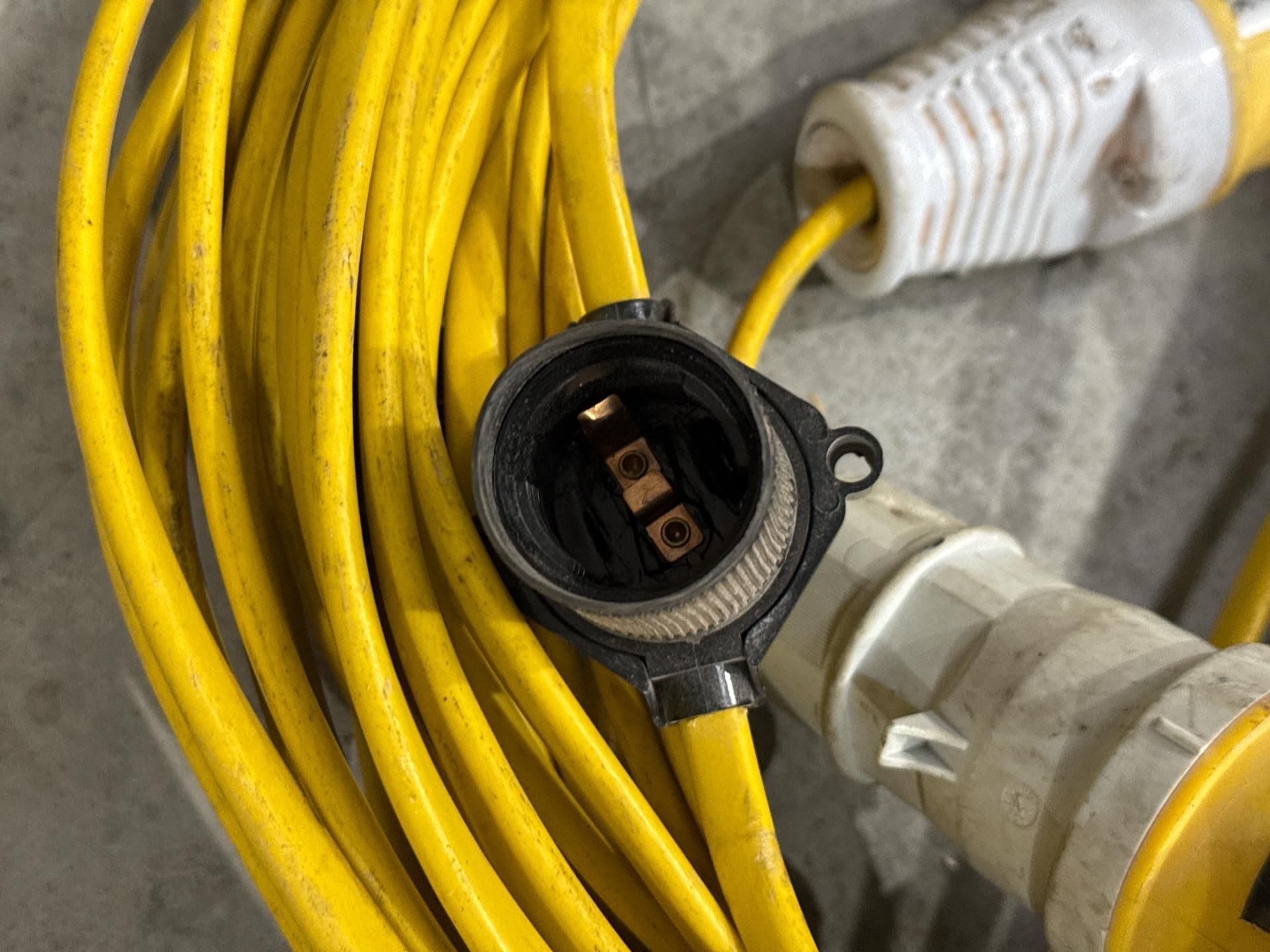 Festoon Light - 110V. S/N: Blank-THX22256 - No Reserve - Image 2 of 4