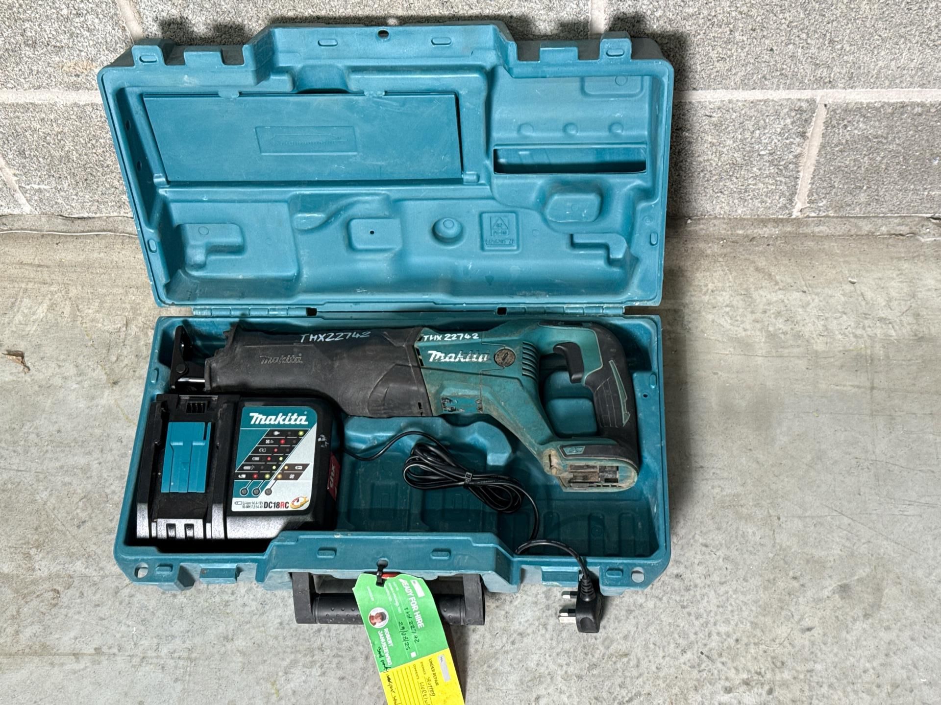 Makita Reciprocating Saw And Battery Charger - THX22742 - No Reserve