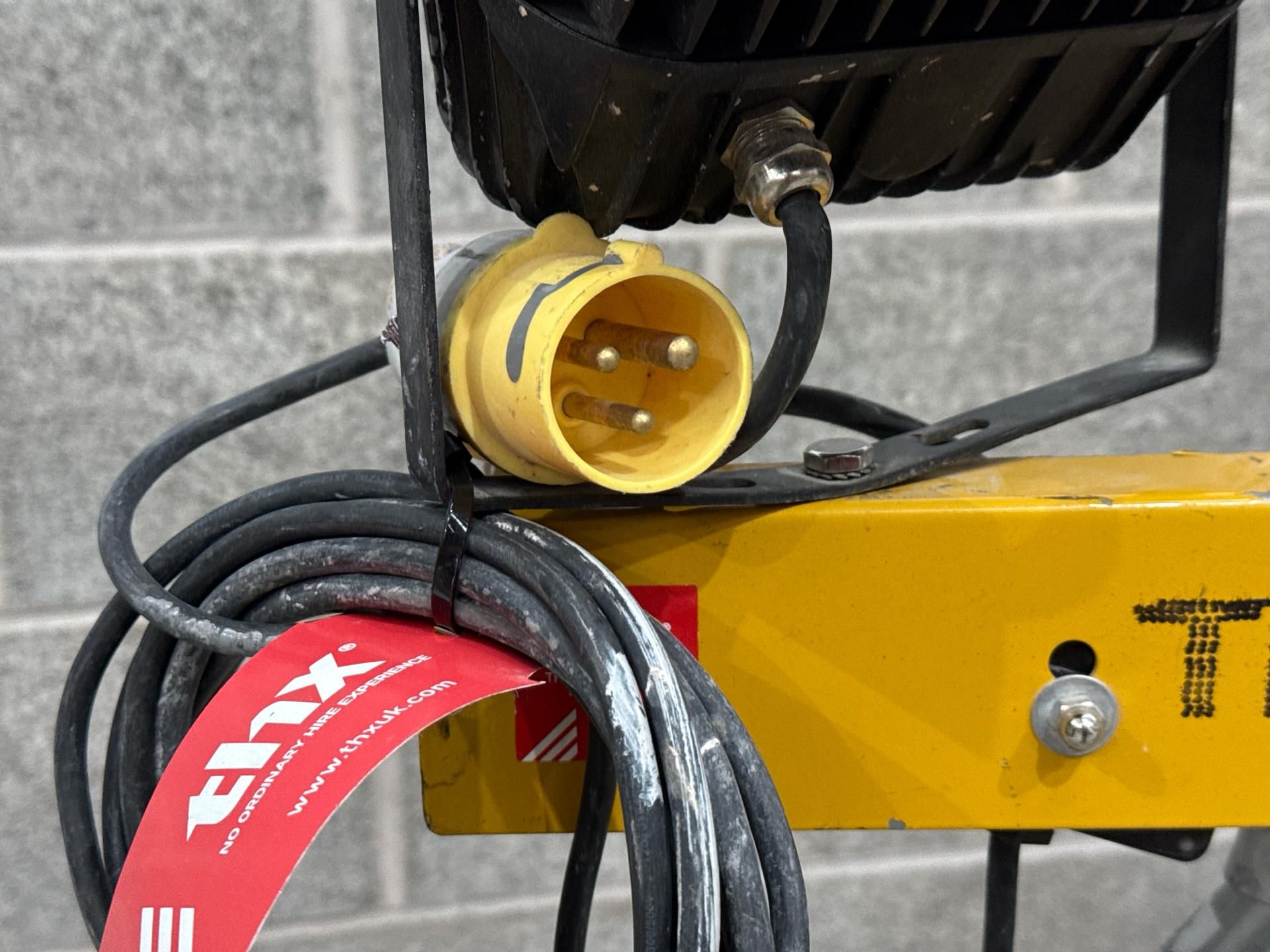 V Twin Head Swing Leg Led Lighting - Thx19020 - No Reserve - Image 5 of 5