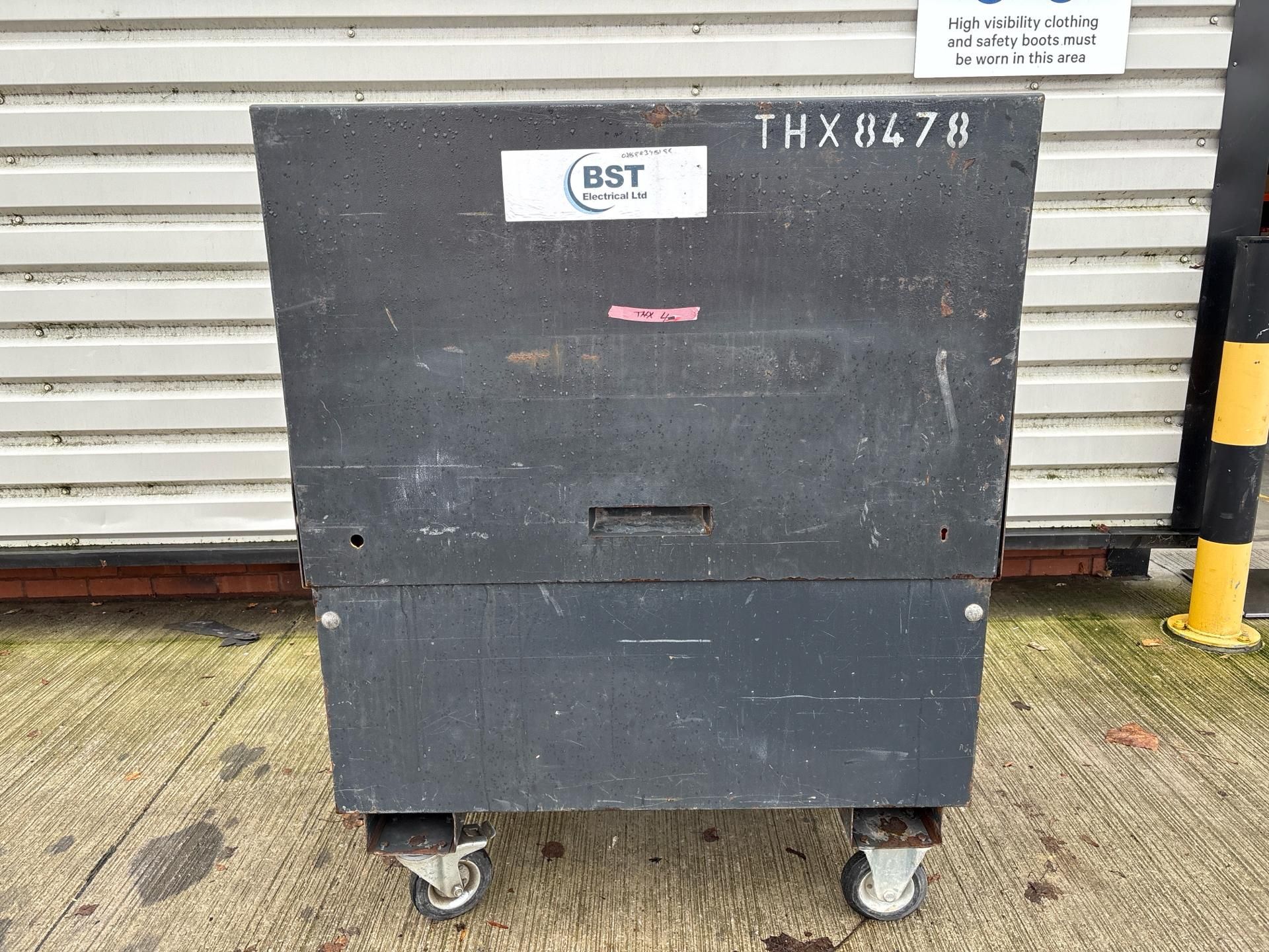 Wheeled Site Security Chest - Large. S/N: 937B-THX8478 - No Reserve