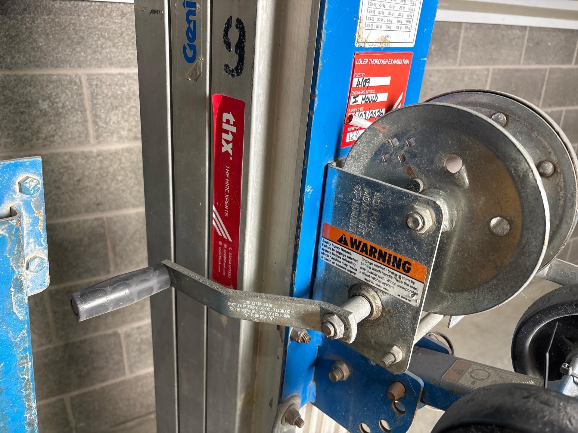 Genie Materials Handling Lift SLA-15 - THX4109 - No Reserve - Image 9 of 11