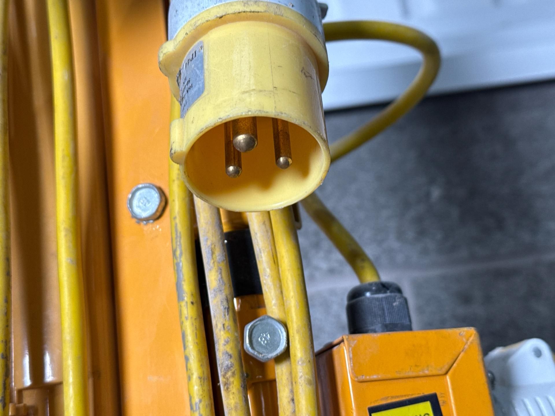 Led Plasterer'S Lights 5Ft. S/N: Blank-THX18110 - No reserve - Image 6 of 6