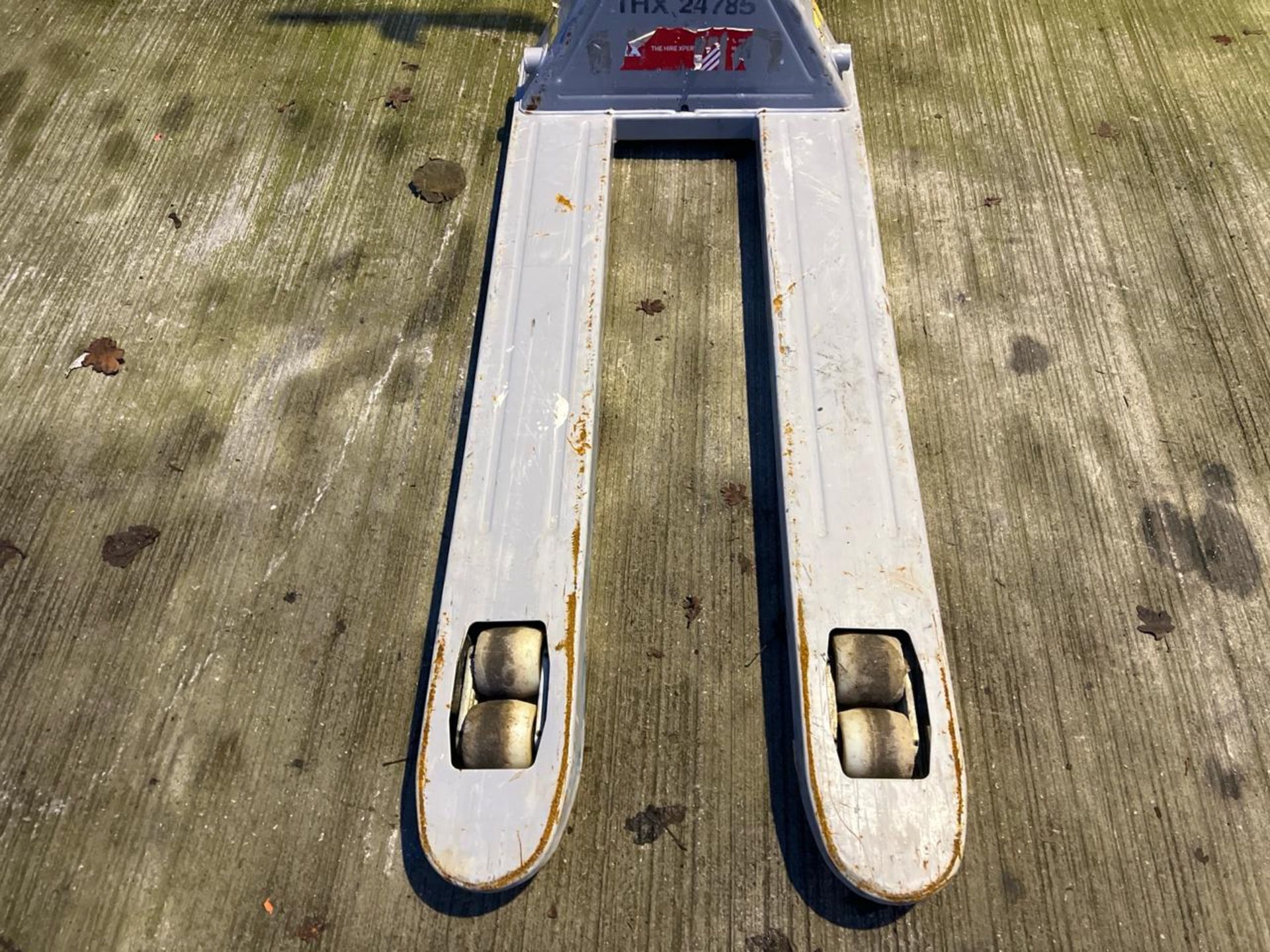 Manual Pallet Truck THX24785 - No reserve - Image 6 of 6